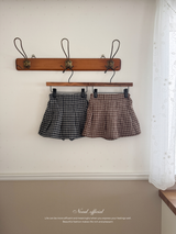 Small check skirt