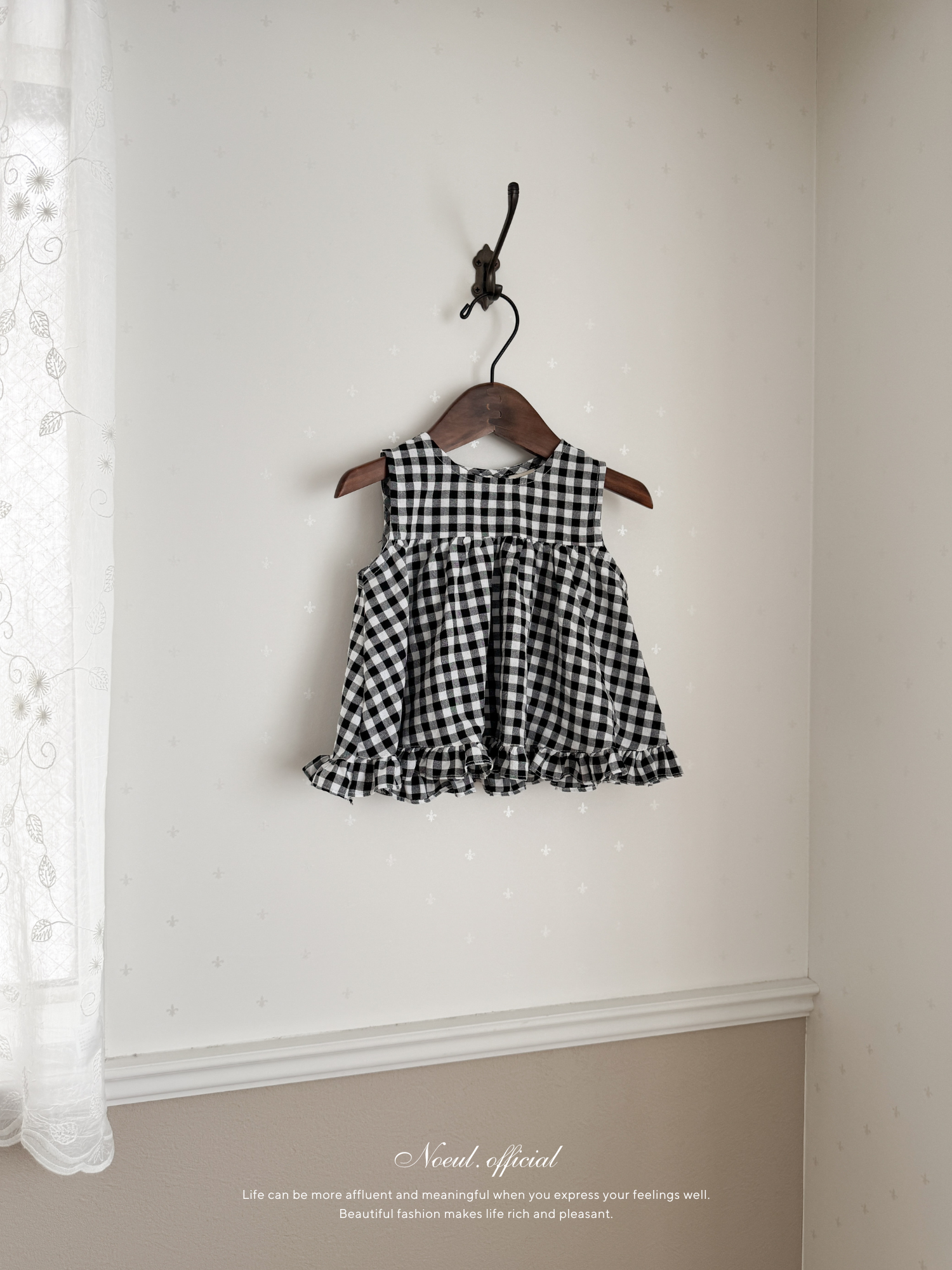 Check frill blouse