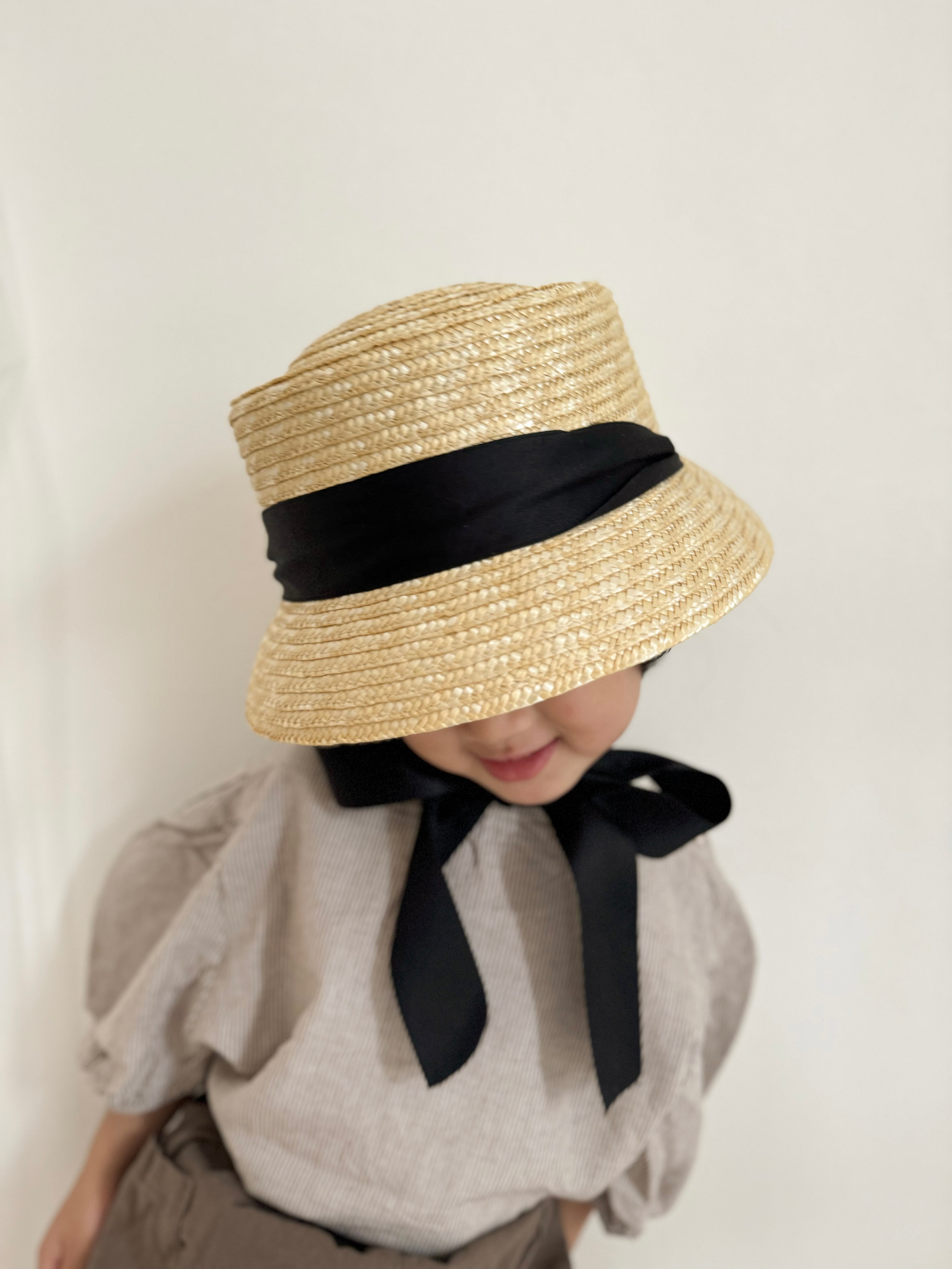 Color ribbon straw hat