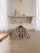 Mono frill blouse