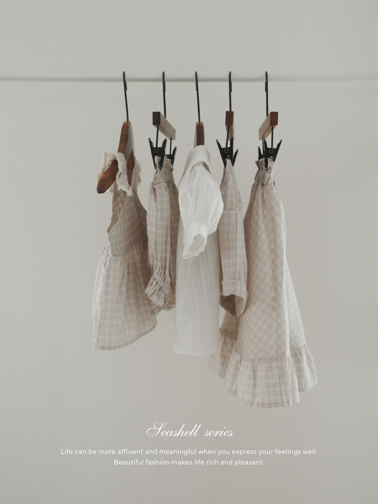 Seashell frill blouse