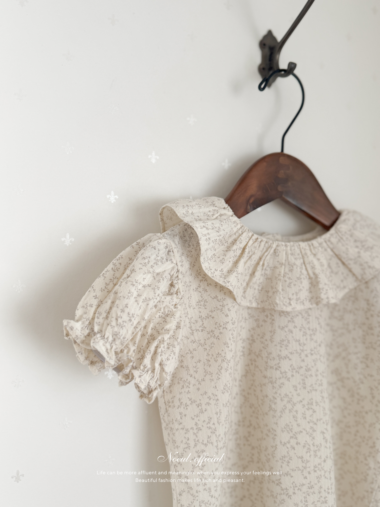 Ciel flour collar blouse