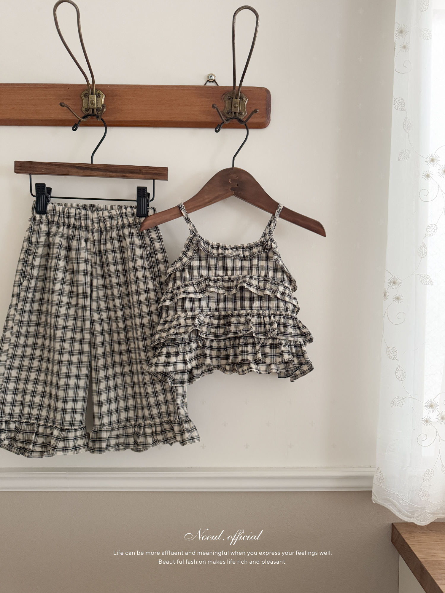 Hash check frill top