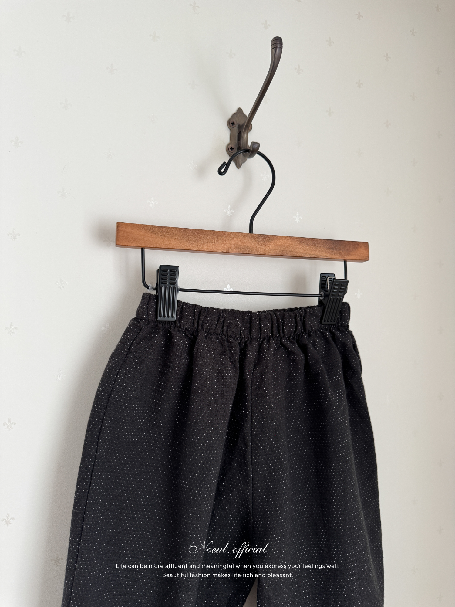 Momo frill pants