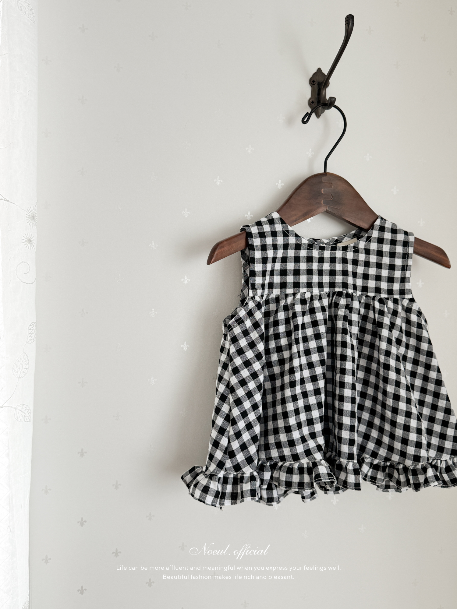 Check frill blouse