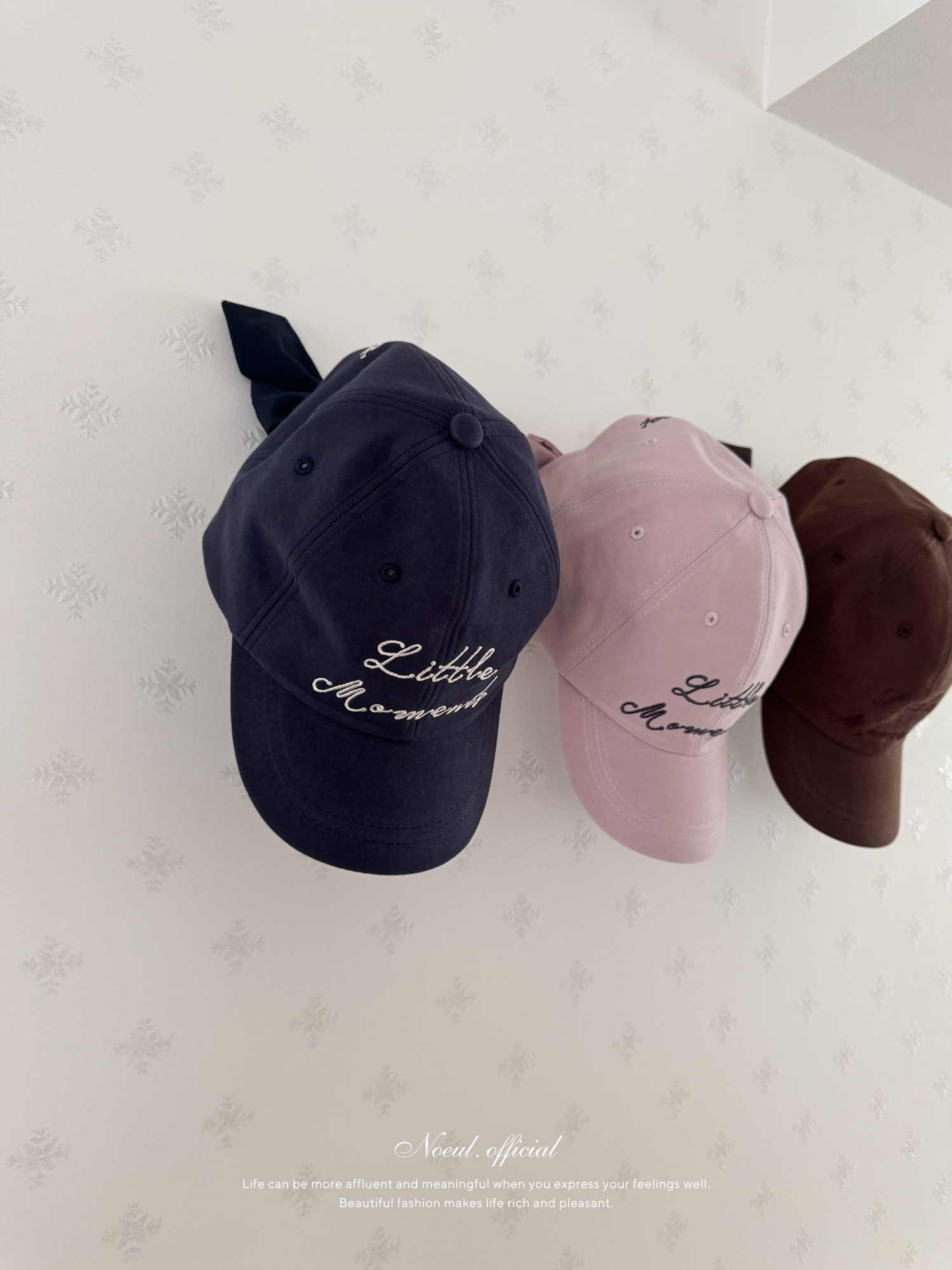 Little moment cap