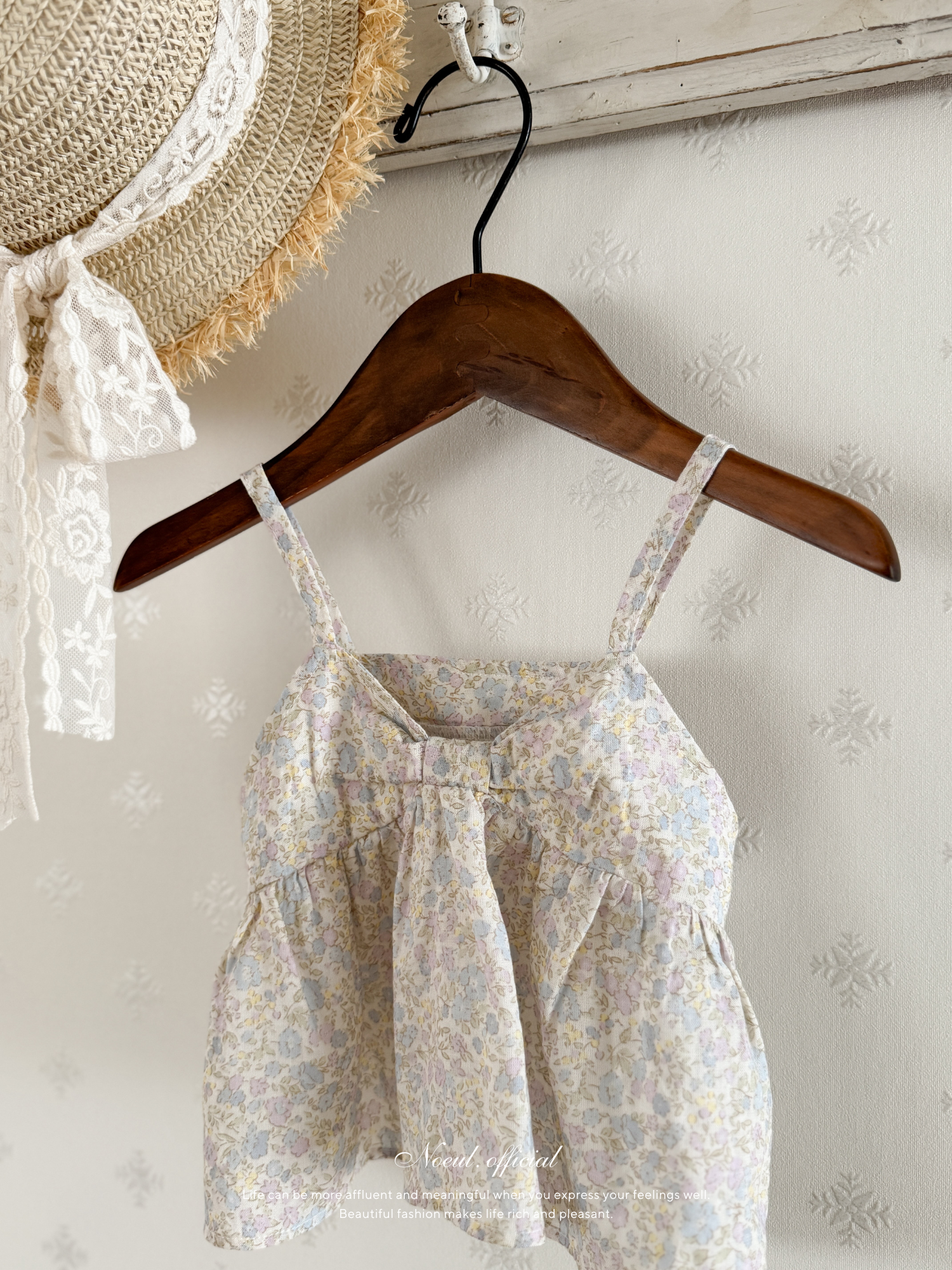 Flower ribbon camisole blouse