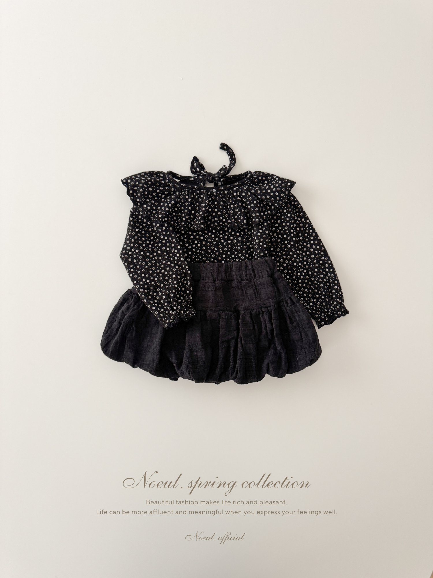 Dia flower frill collar tops