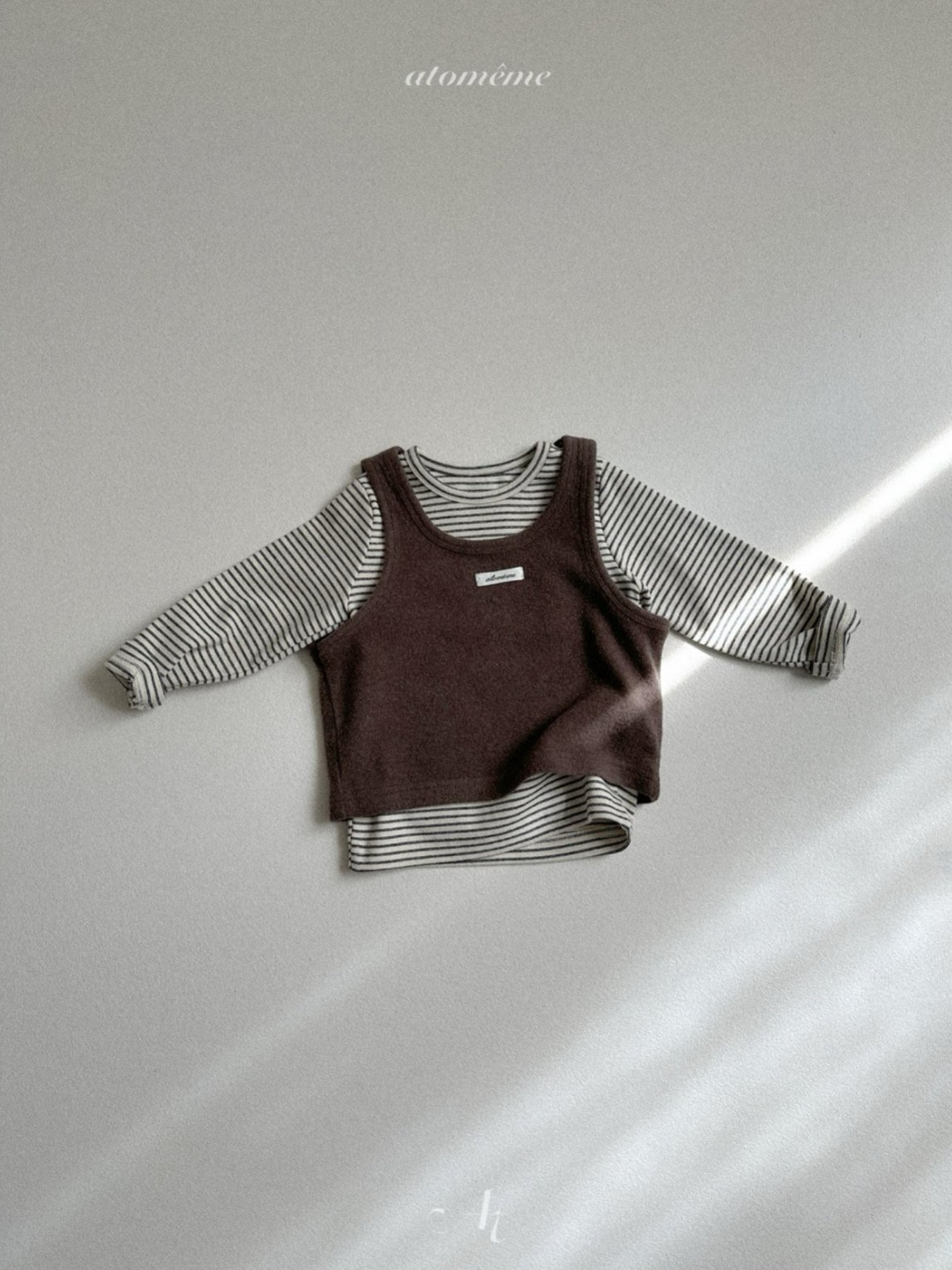 [atomeme] Latte Vest