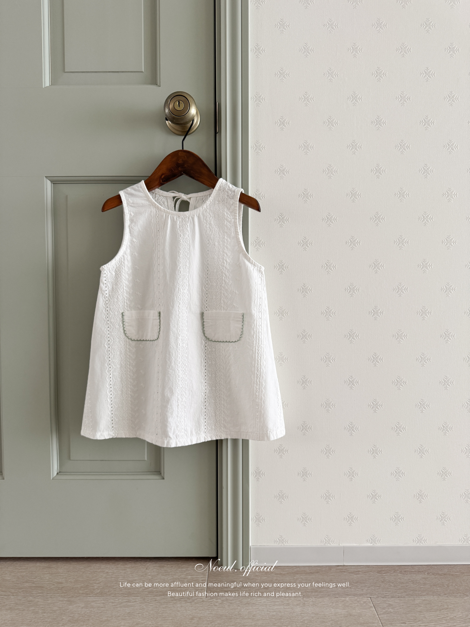 Lace pocket one-piece