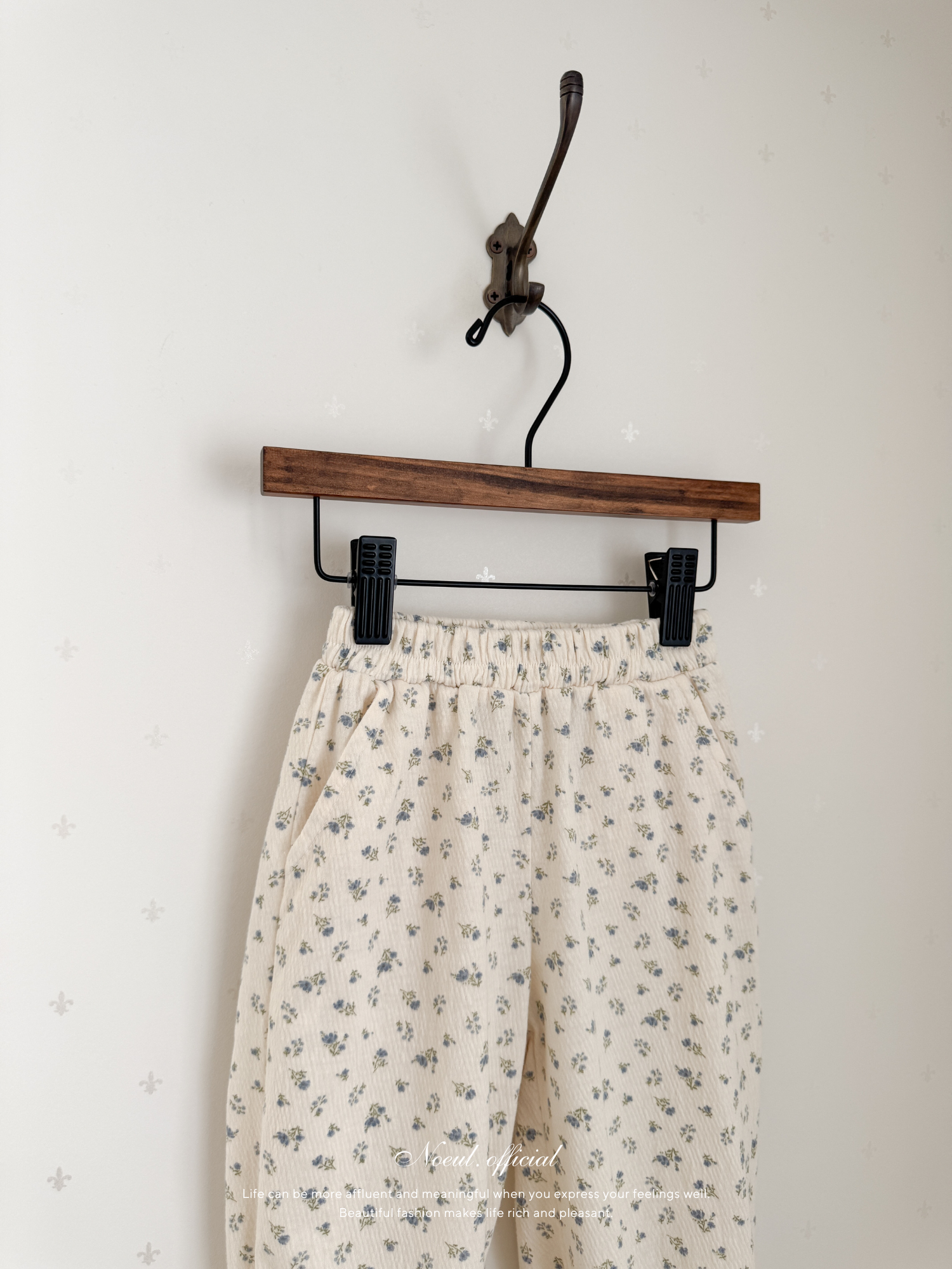 Yoghourt flower pants