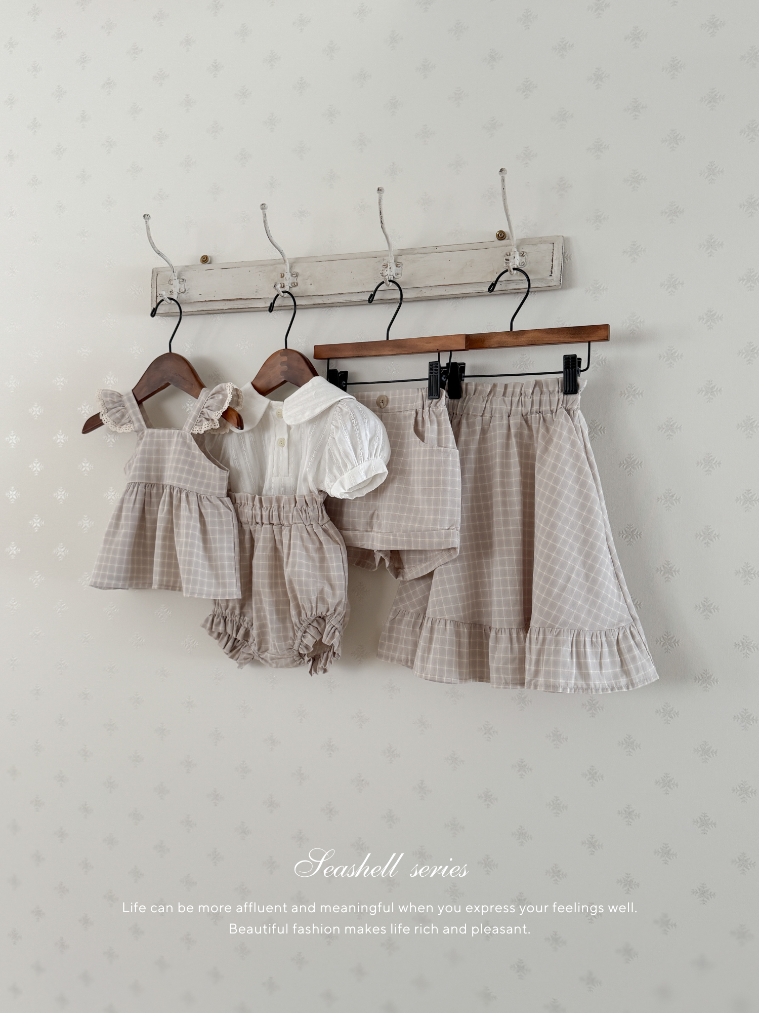 Seashell frill blouse