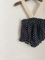 Lip suspender bloomer