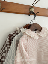 Stripe lace collar tops