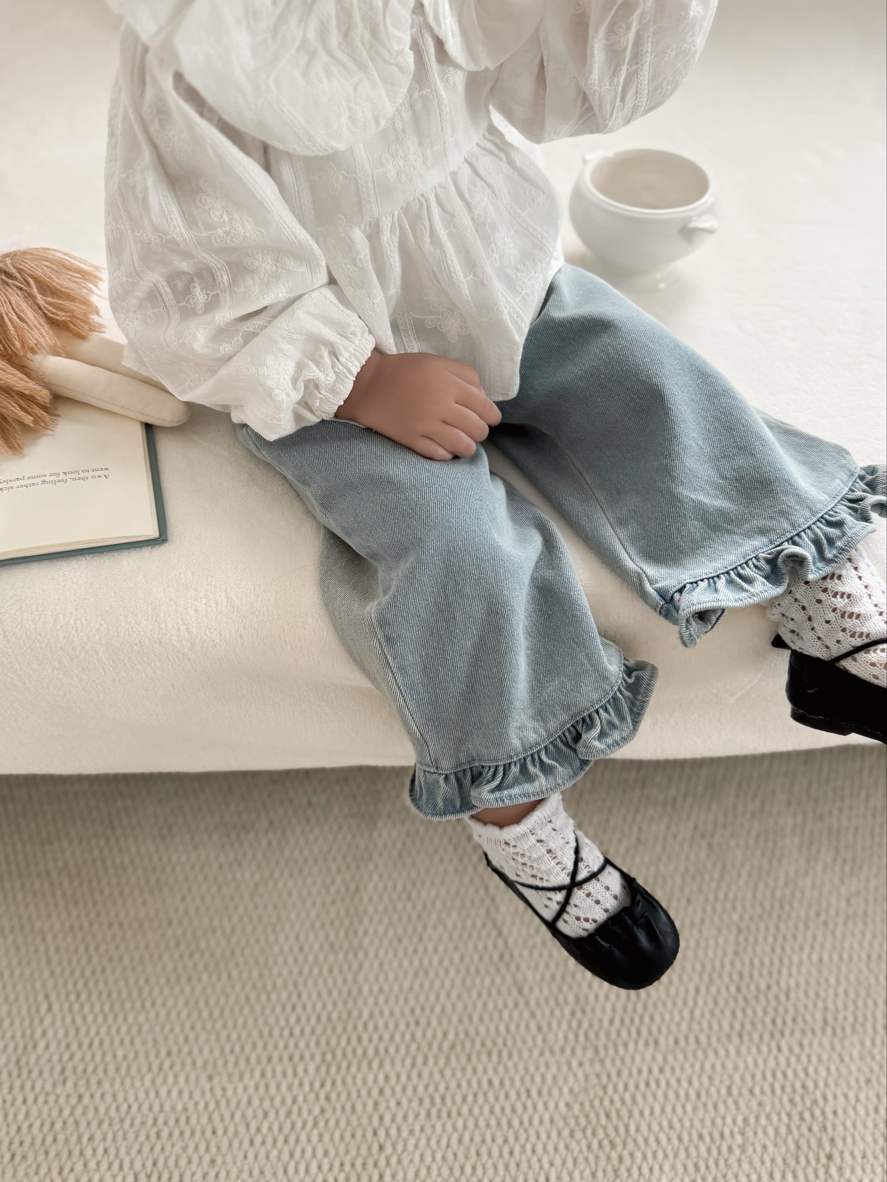 Straight frill pants