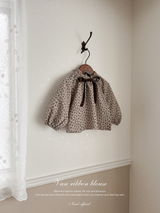 Vase ribbon blouse