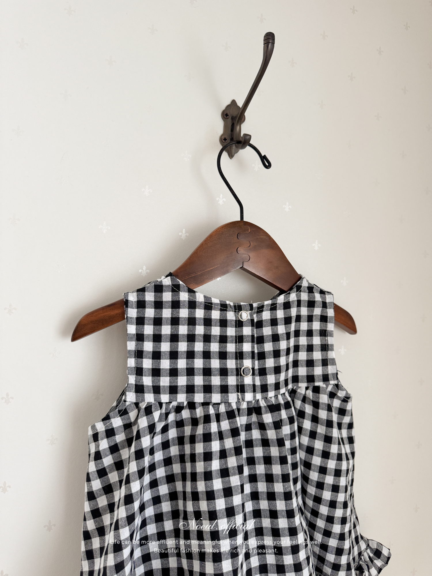Check frill blouse