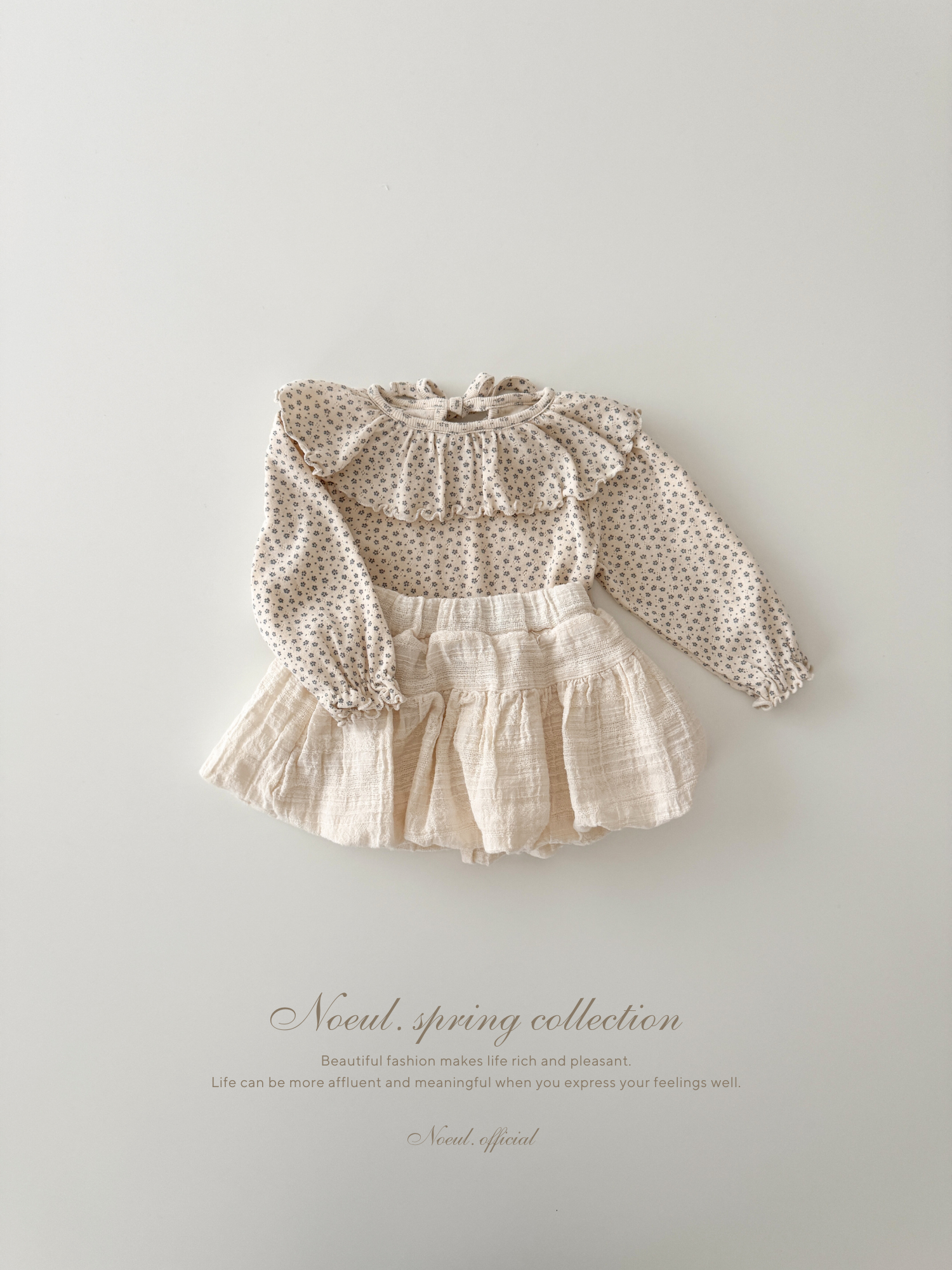 Dia flower frill collar tops