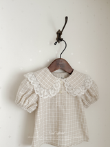 Roan lace collar blouse