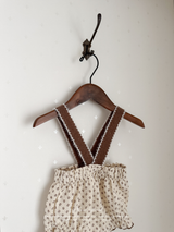 Lip suspender bloomer