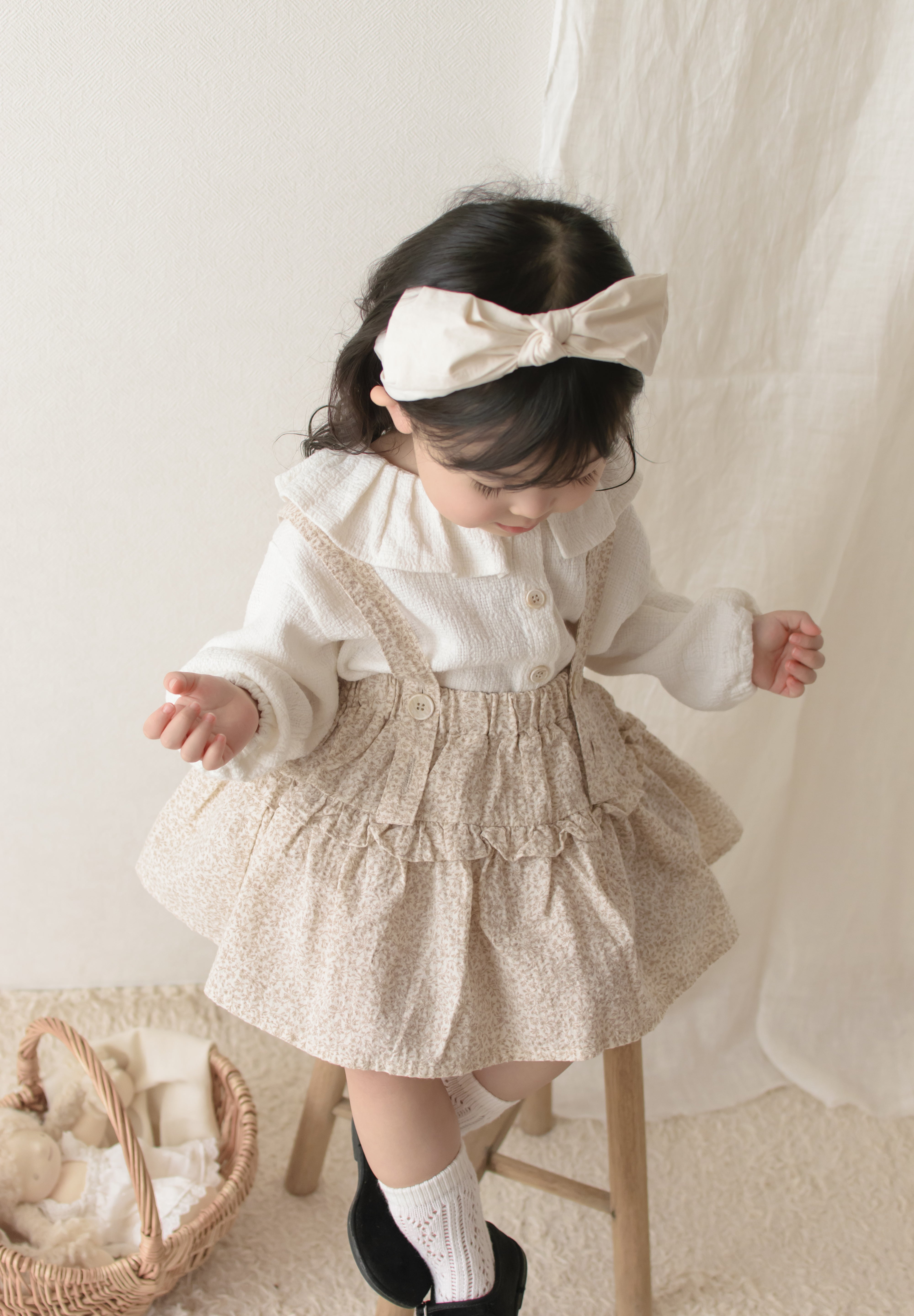 Dobby frill suspender skirt