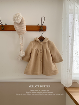 Butter collar coat