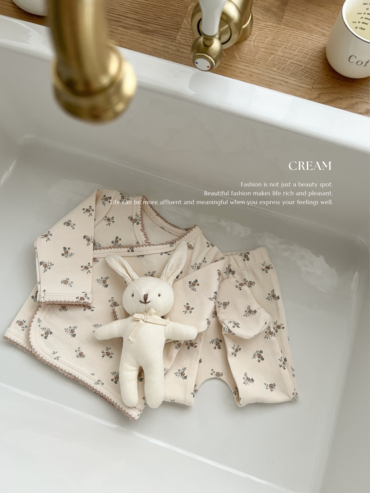 Chloe flower newborn set up