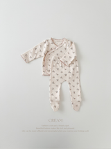 Chloe flower newborn set up