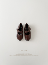 Chopin strap shoes