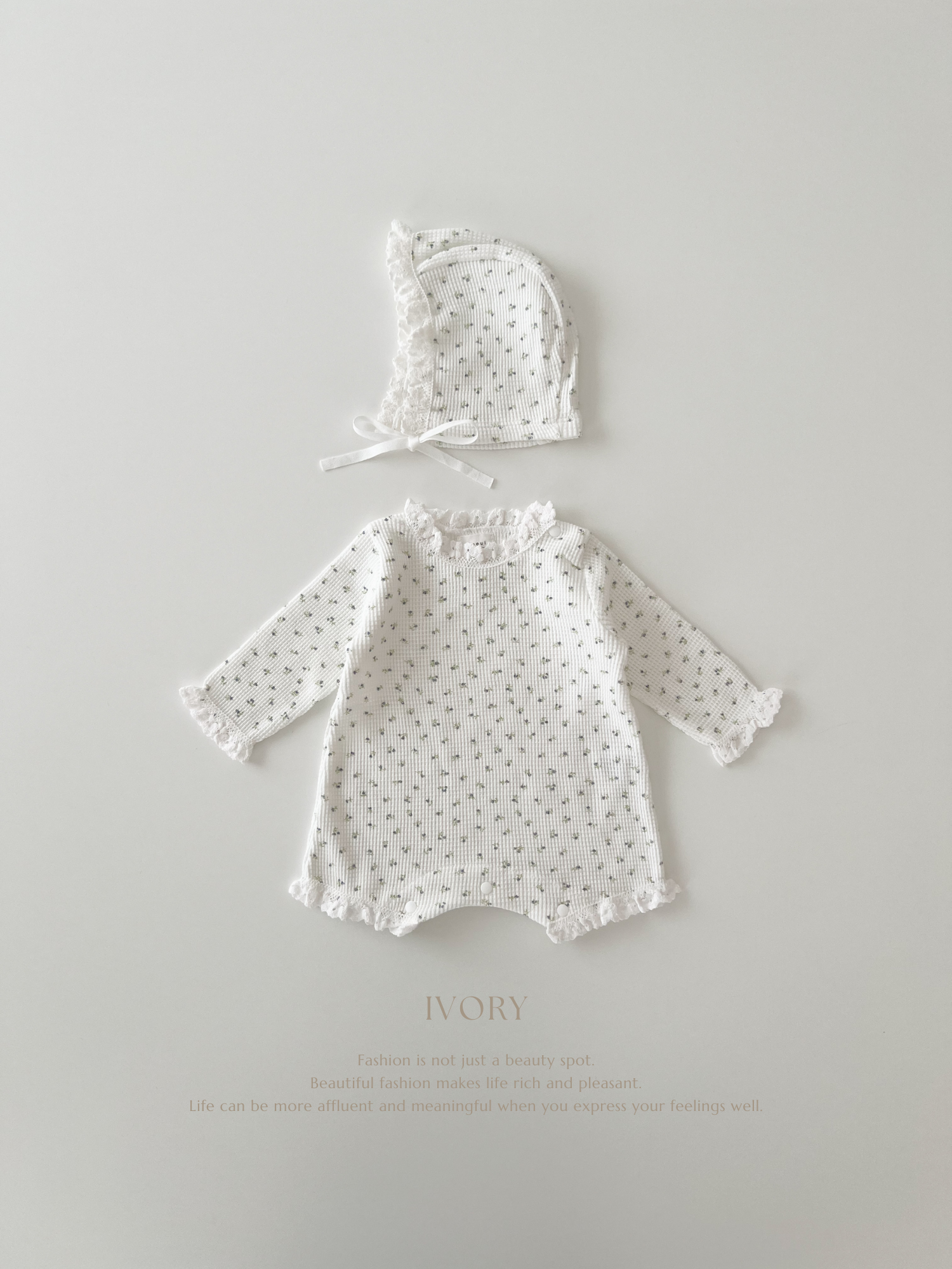 *Noeul.made* Flower waffle lace rompers set