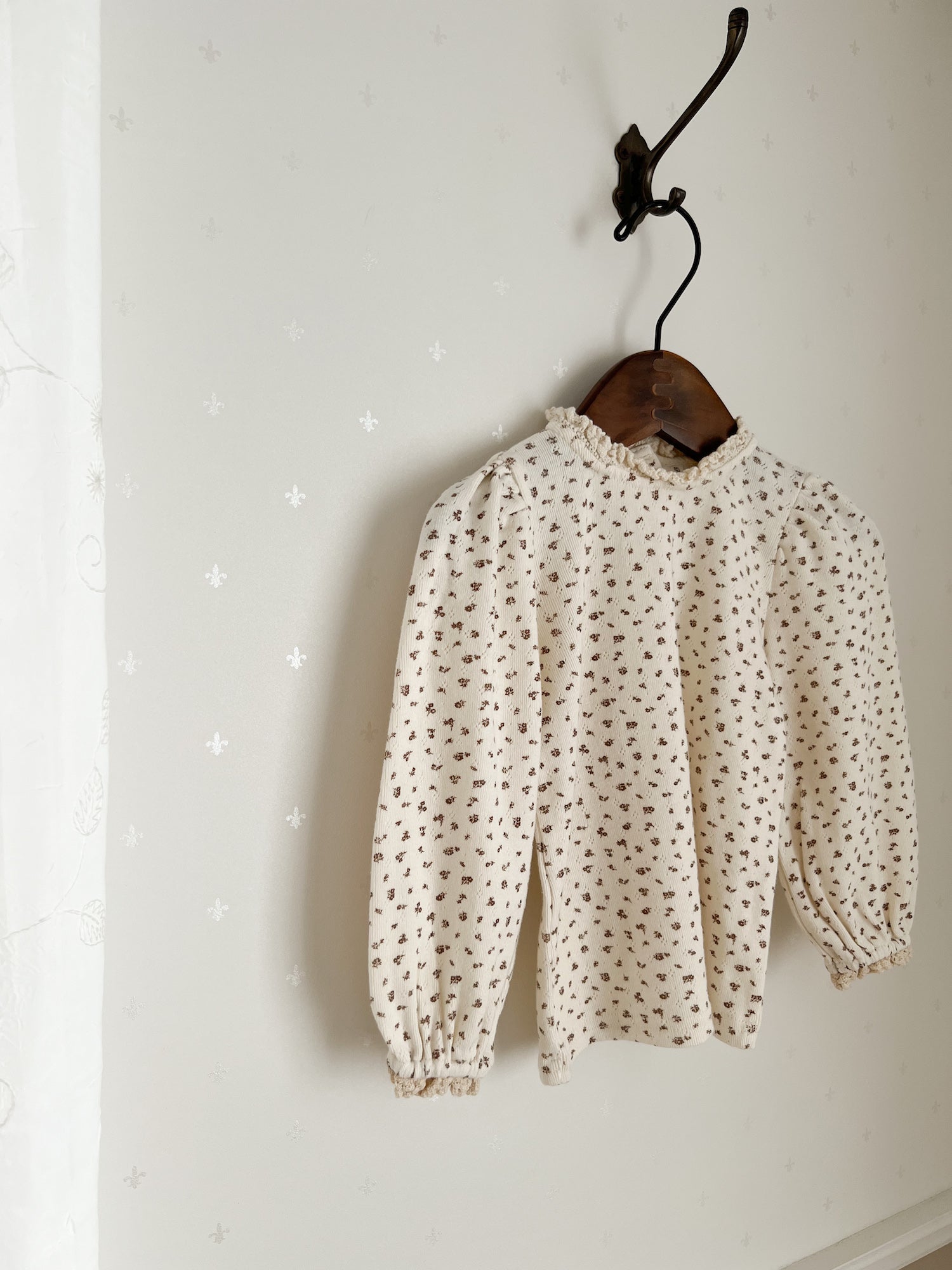 Flower lace puff tops