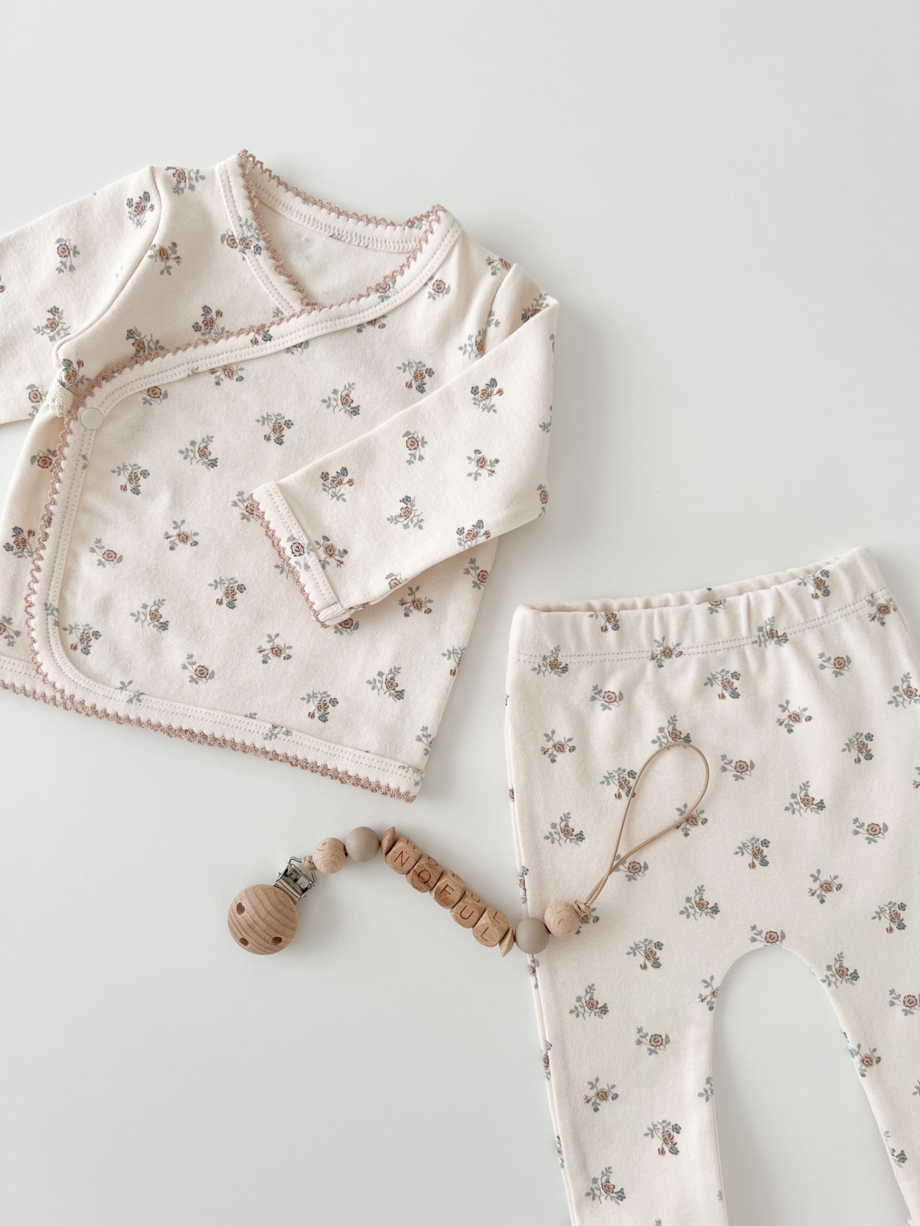 Chloe flower newborn set up