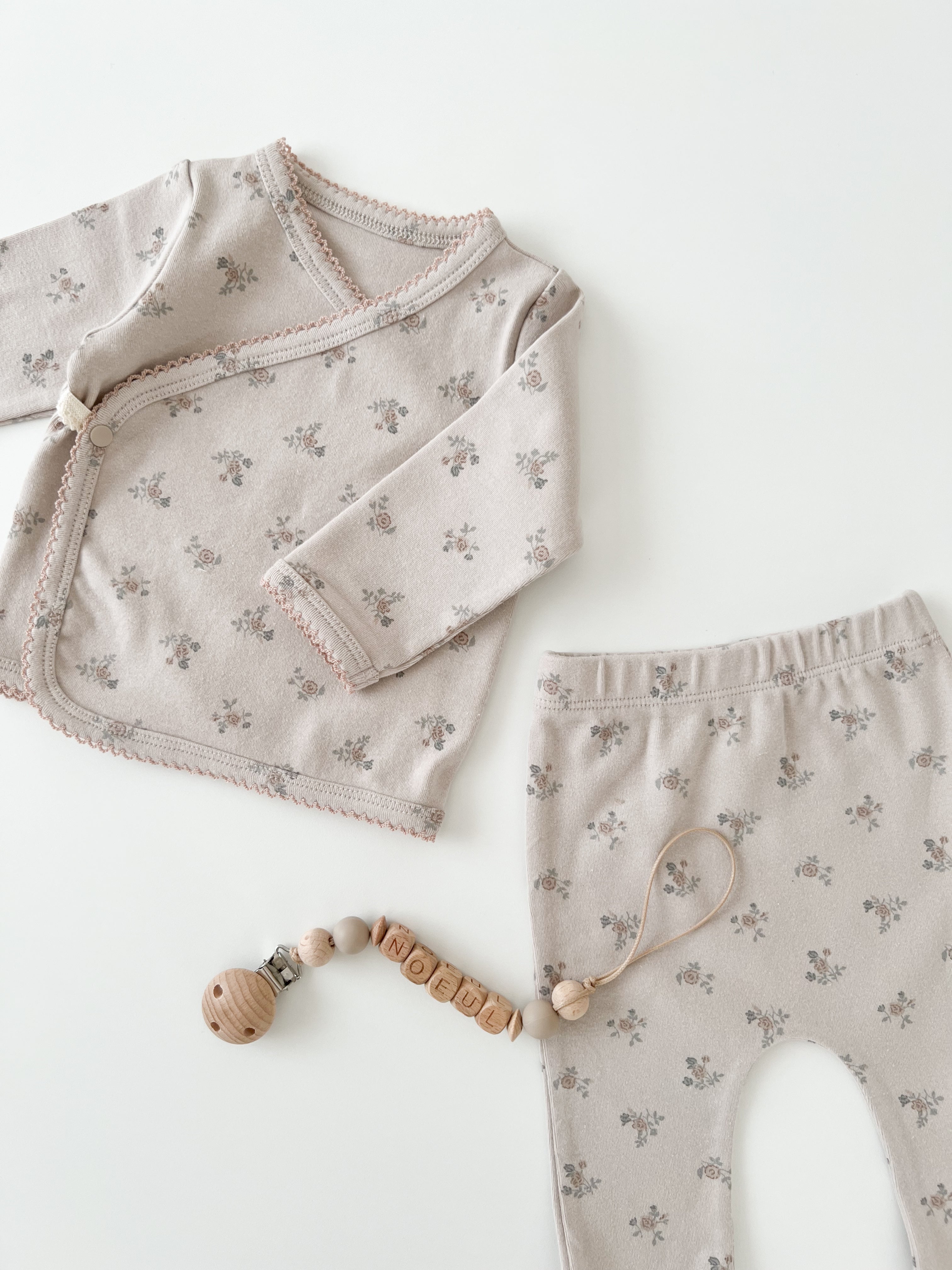 Chloe flower newborn set up