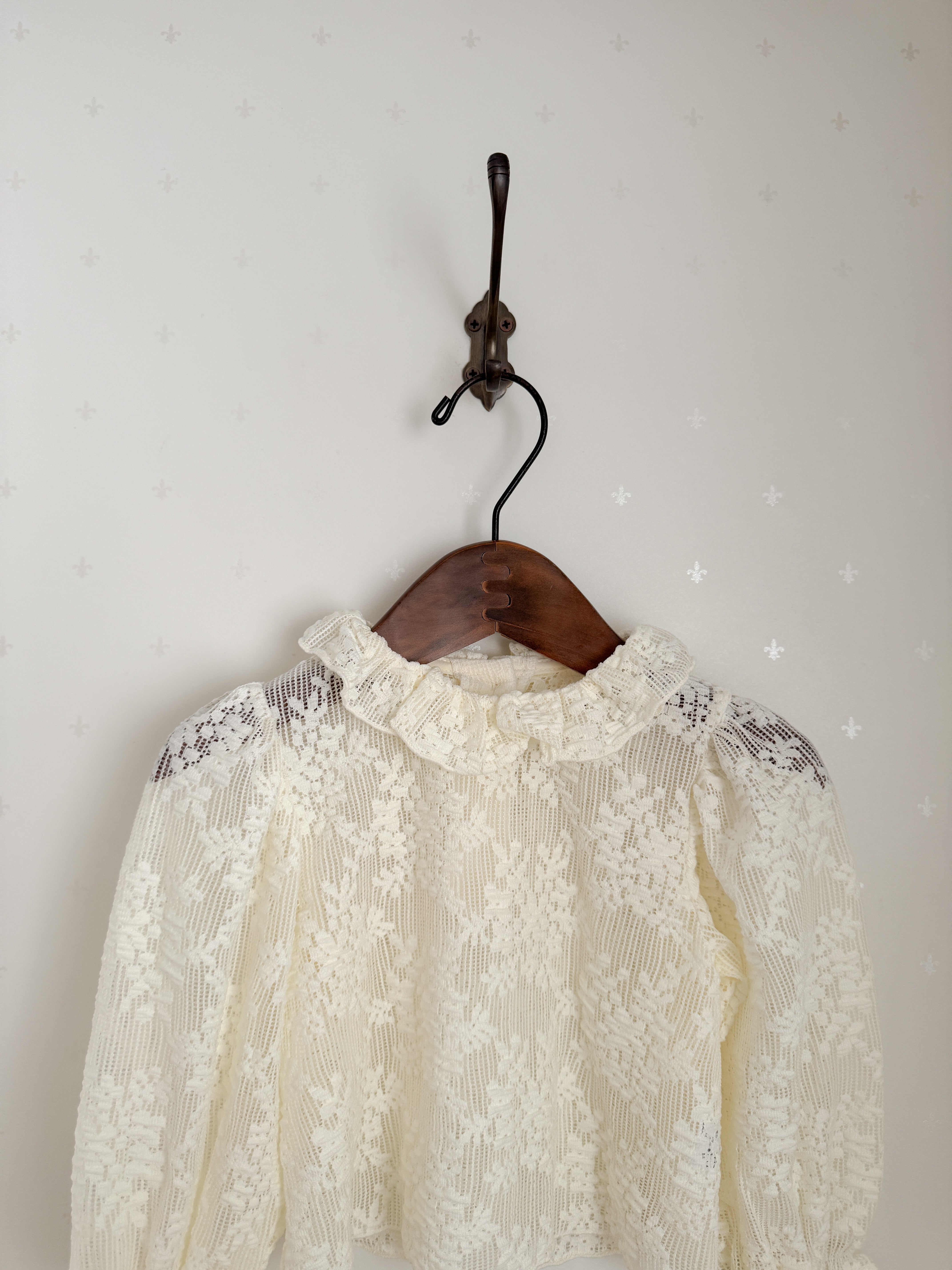 Lauran frill blouse (lace)