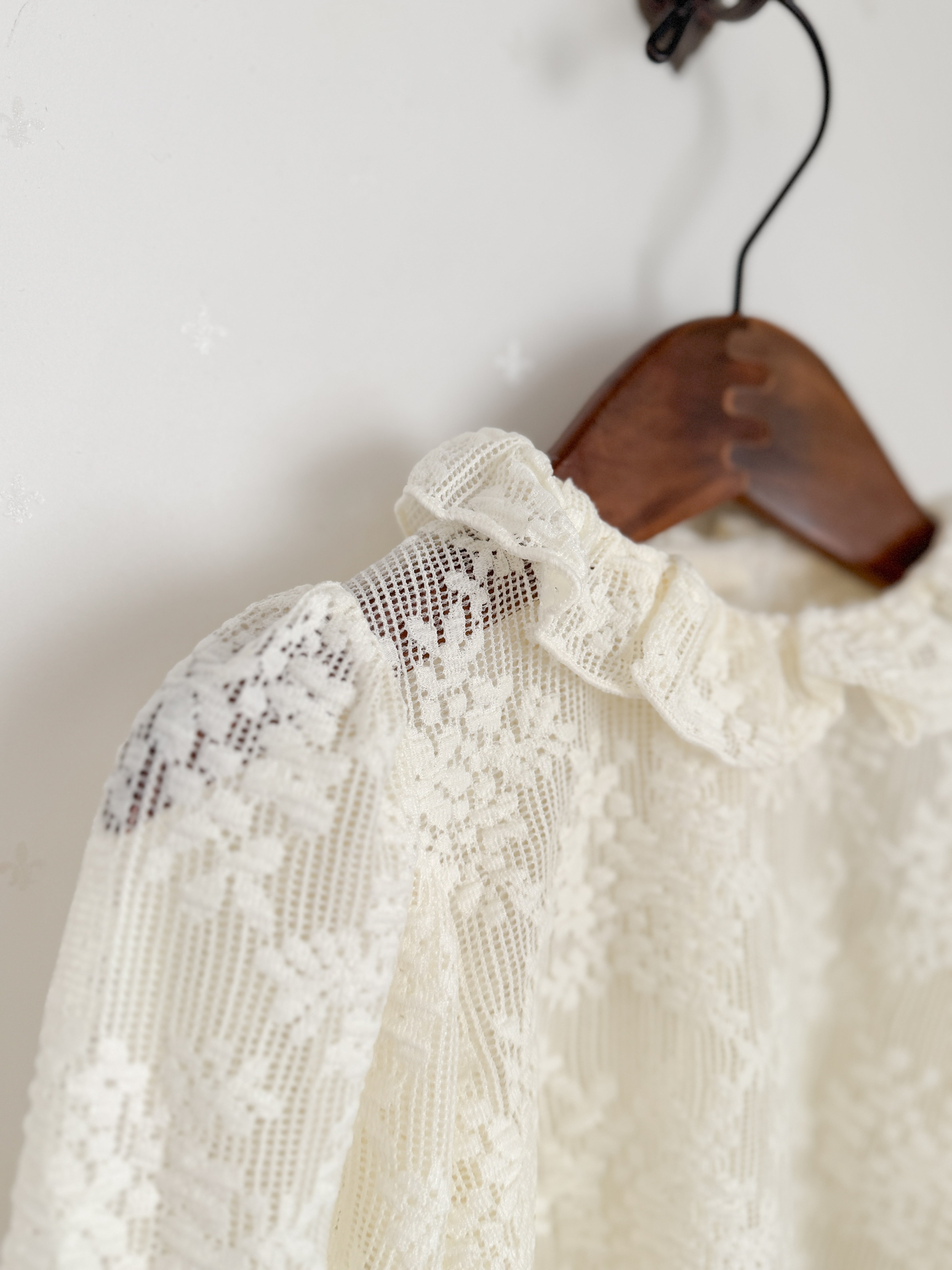 Lauran frill blouse (lace)