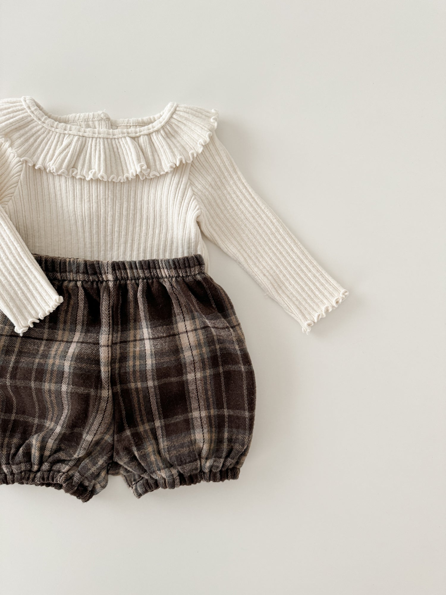 Ruffle frill bebe tops