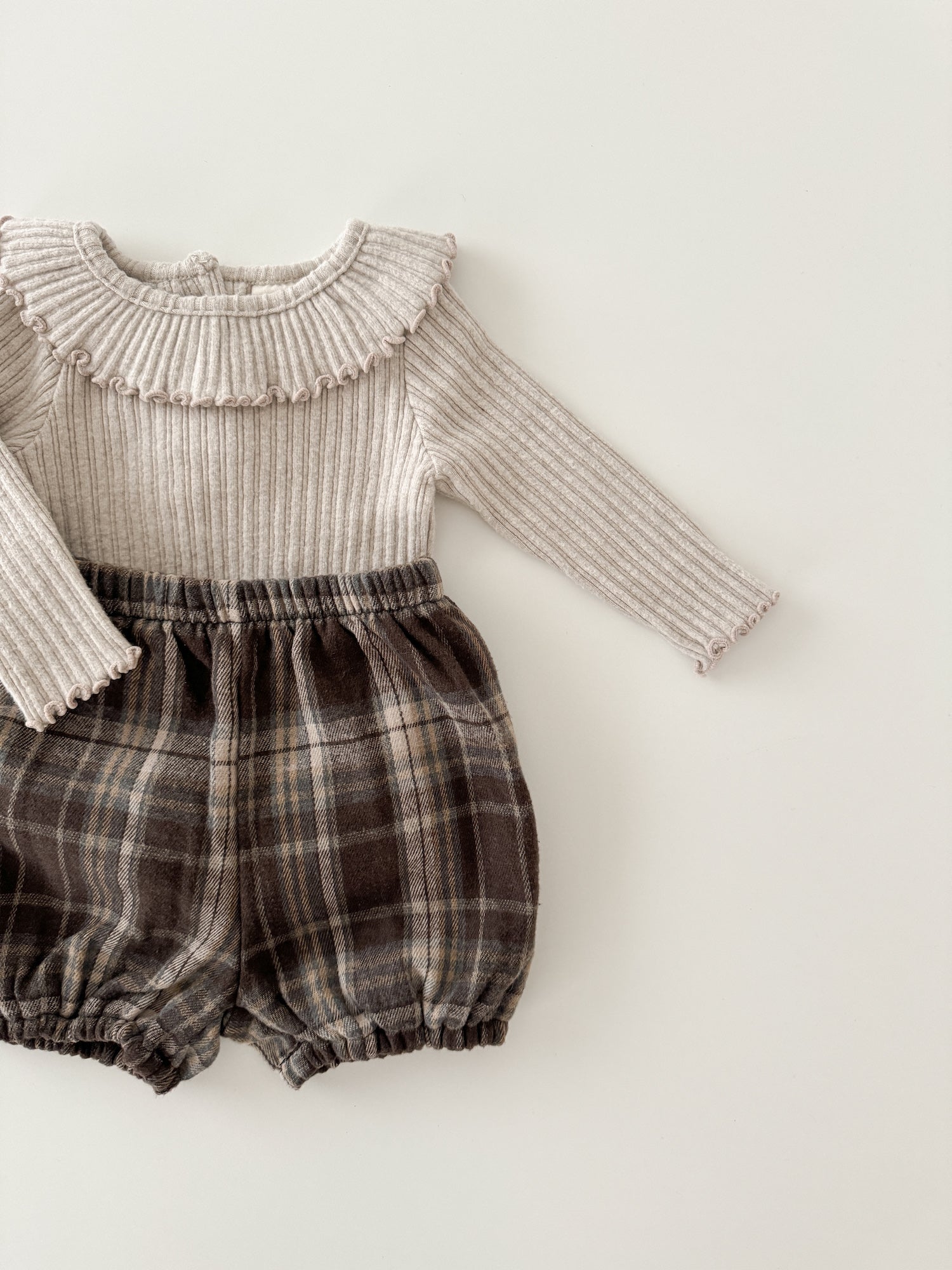 Ruffle frill bebe tops