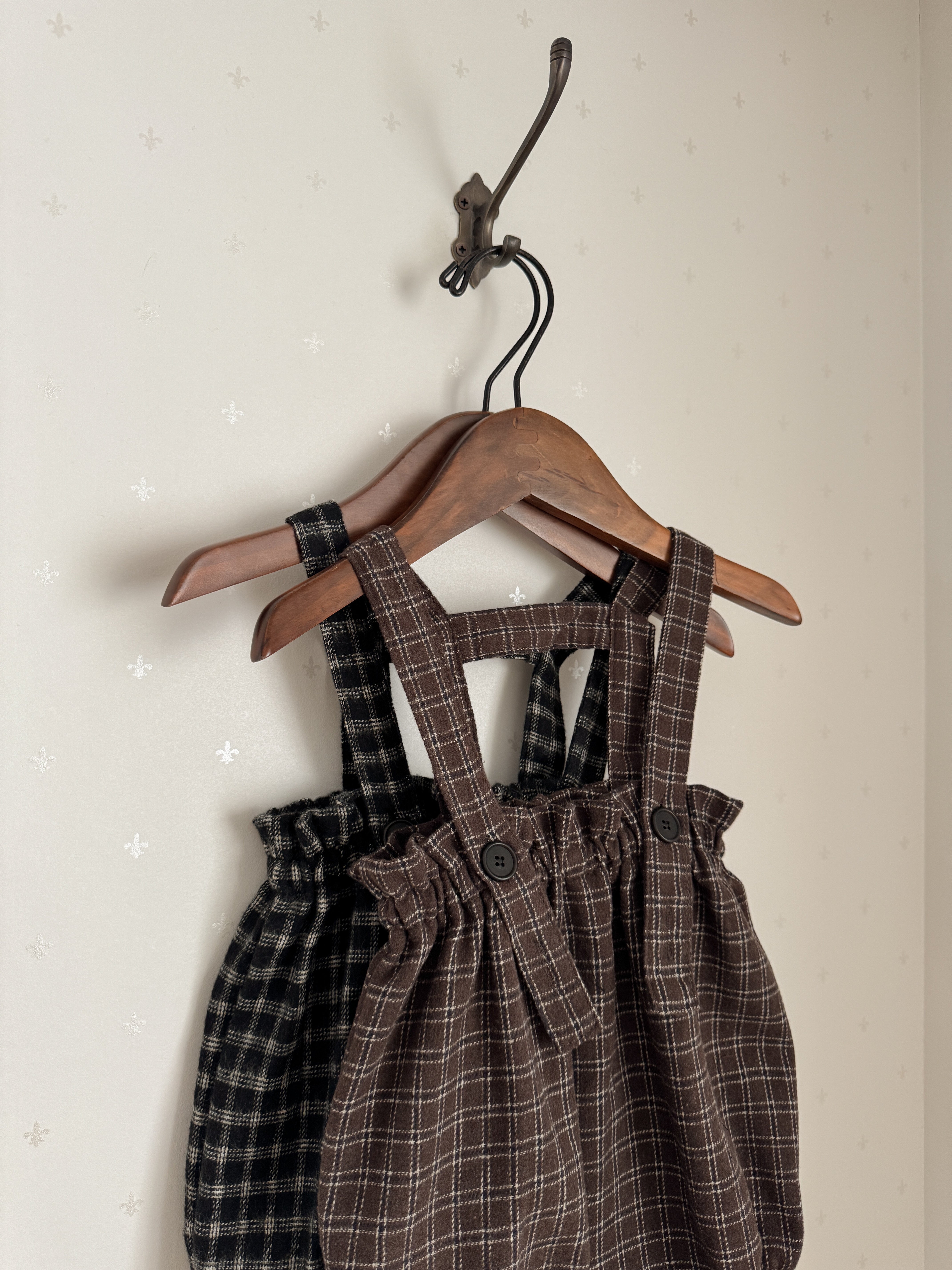 Naive check suspender bloomer