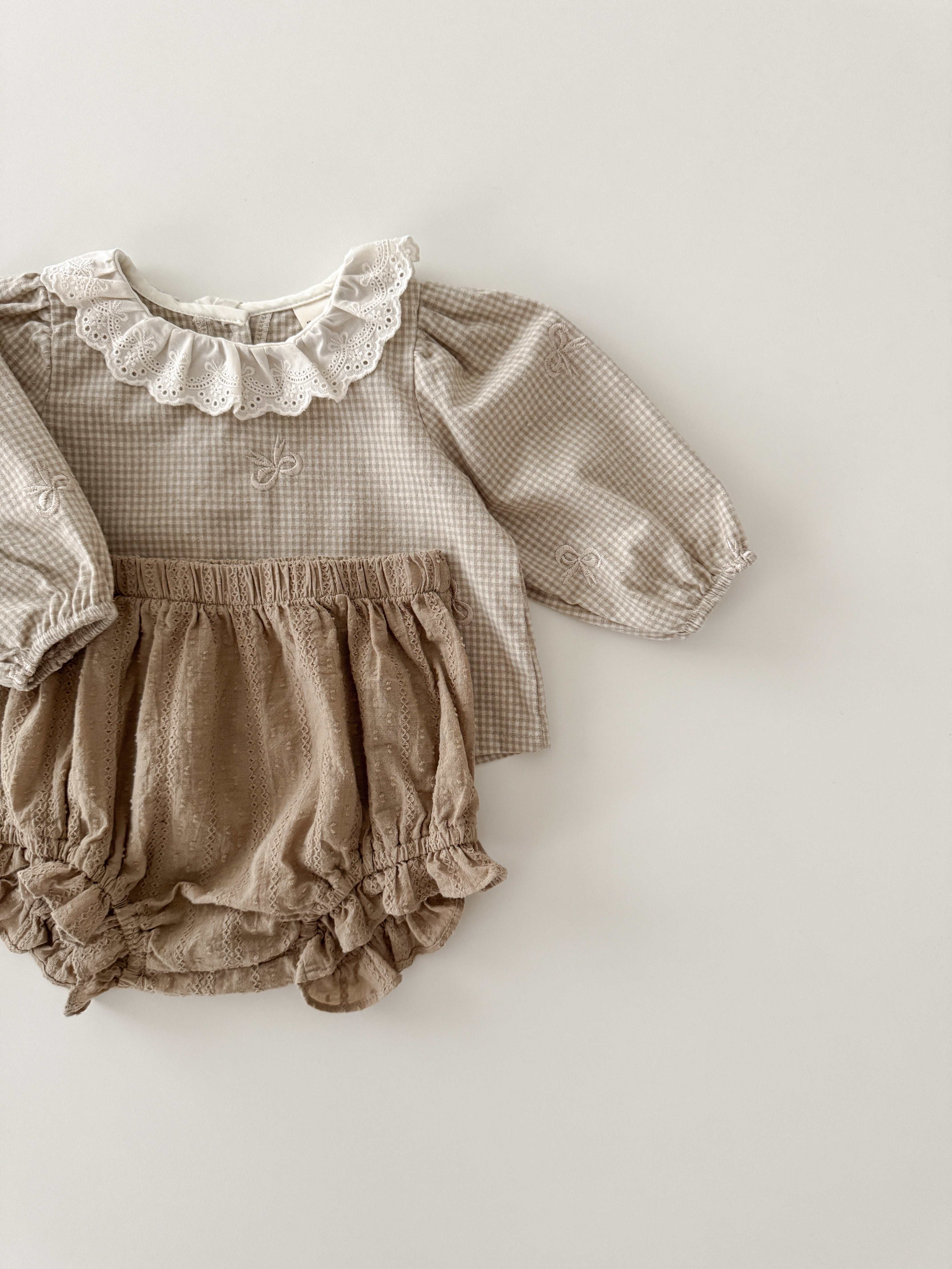 Susu lace check blouse