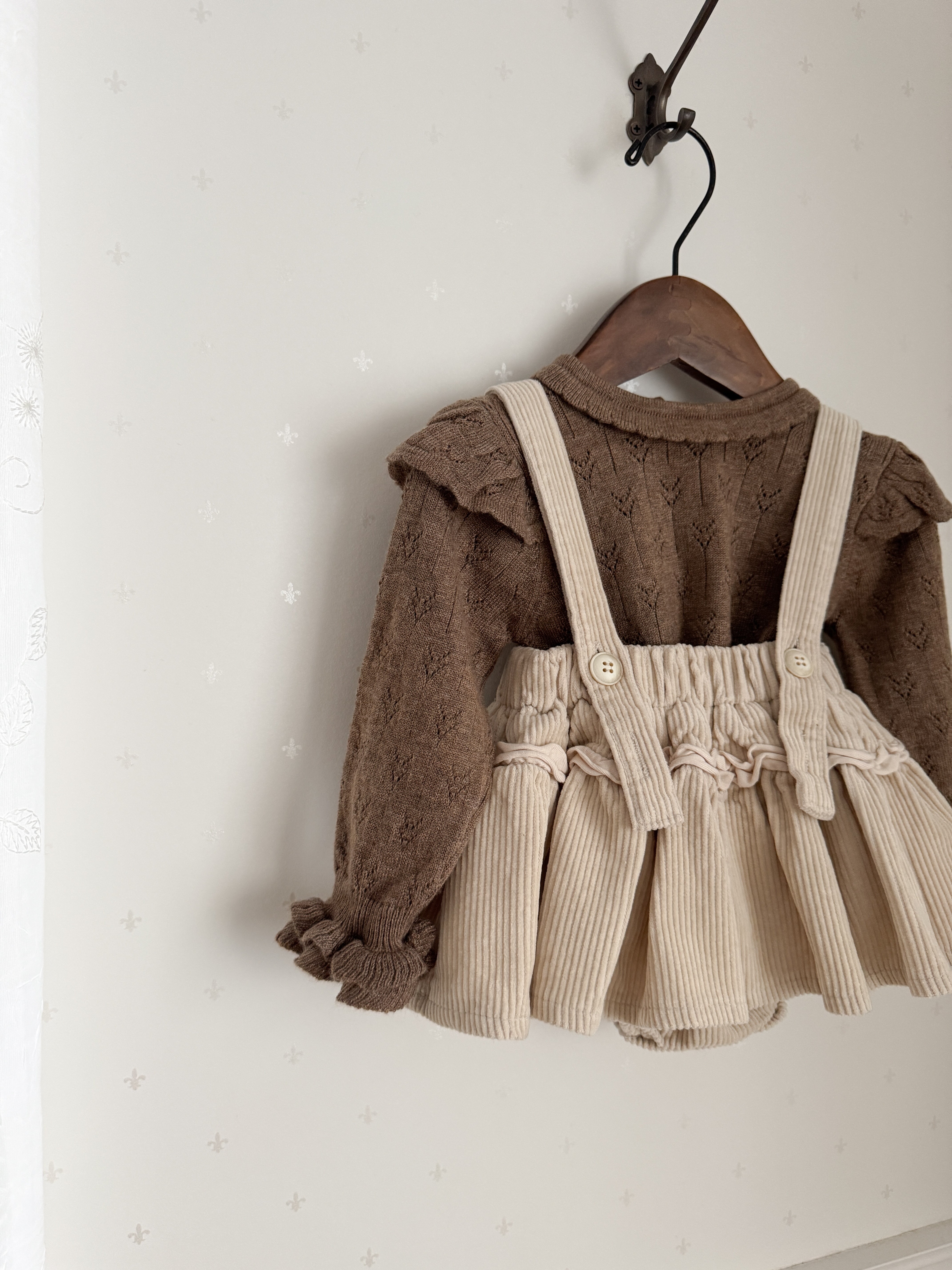 Petit wing knit tops