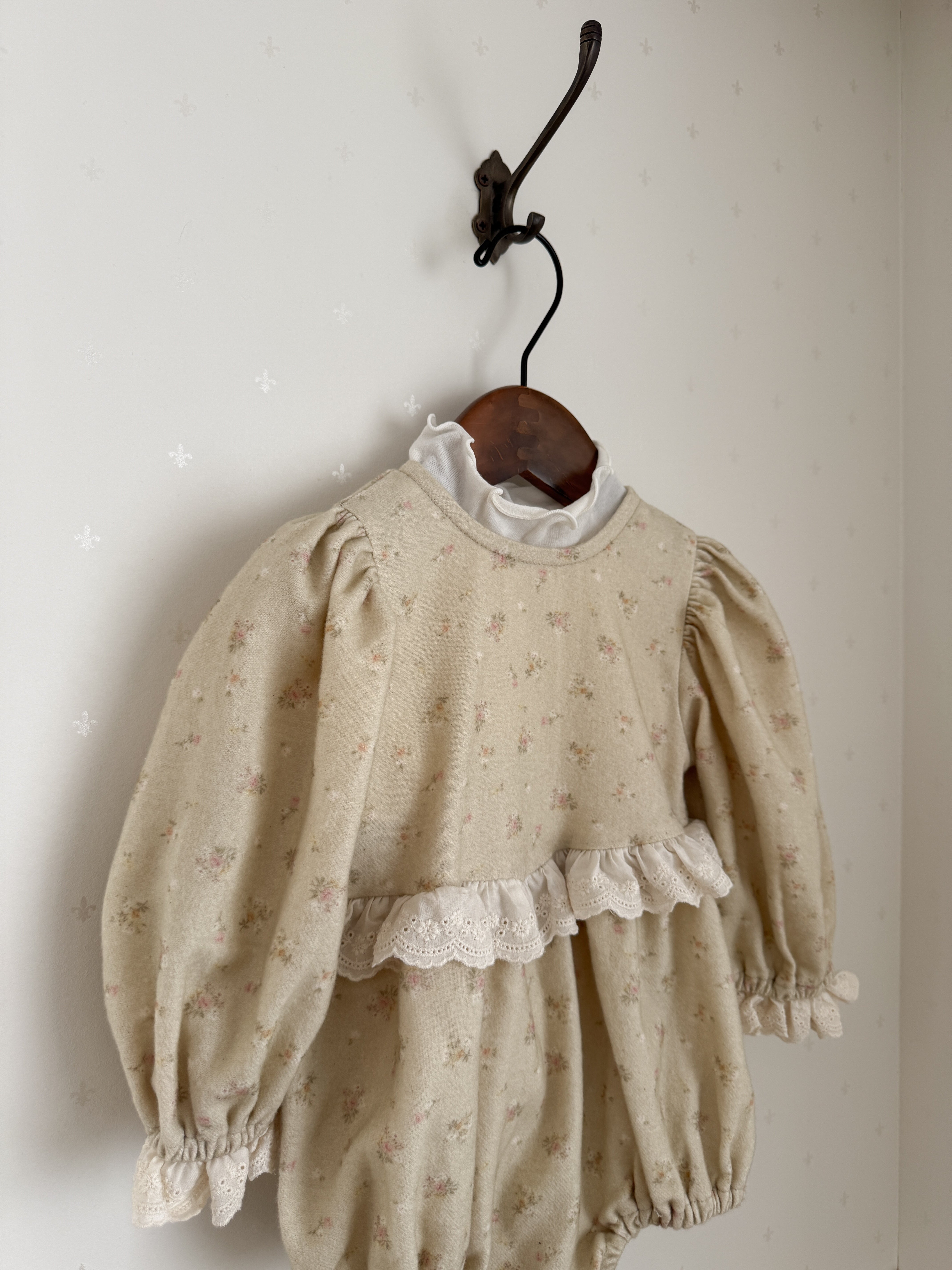 ［Anne shirley × Noeul.］Chanpagne flower rompers