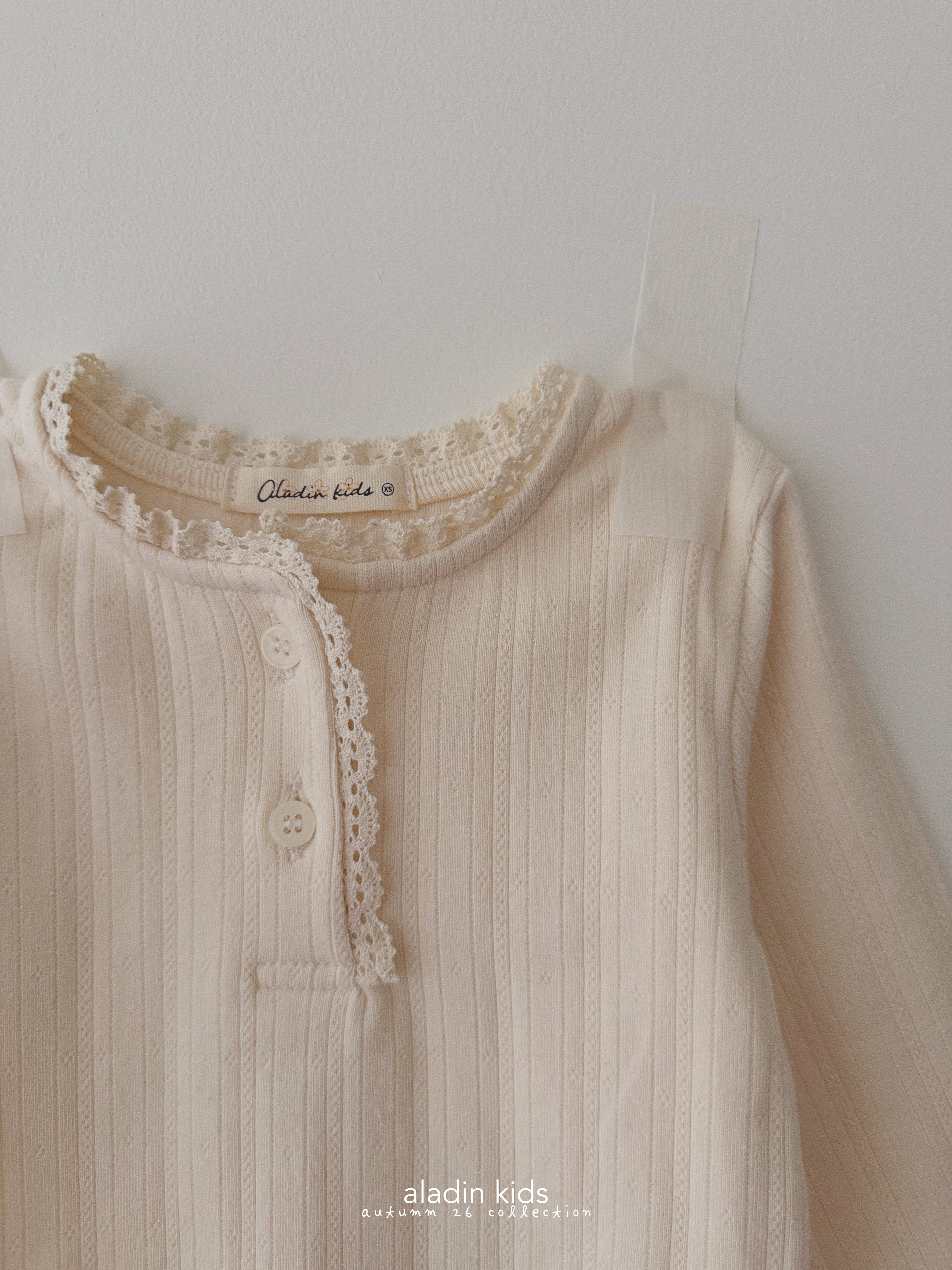 ［aladin］Lace button tee