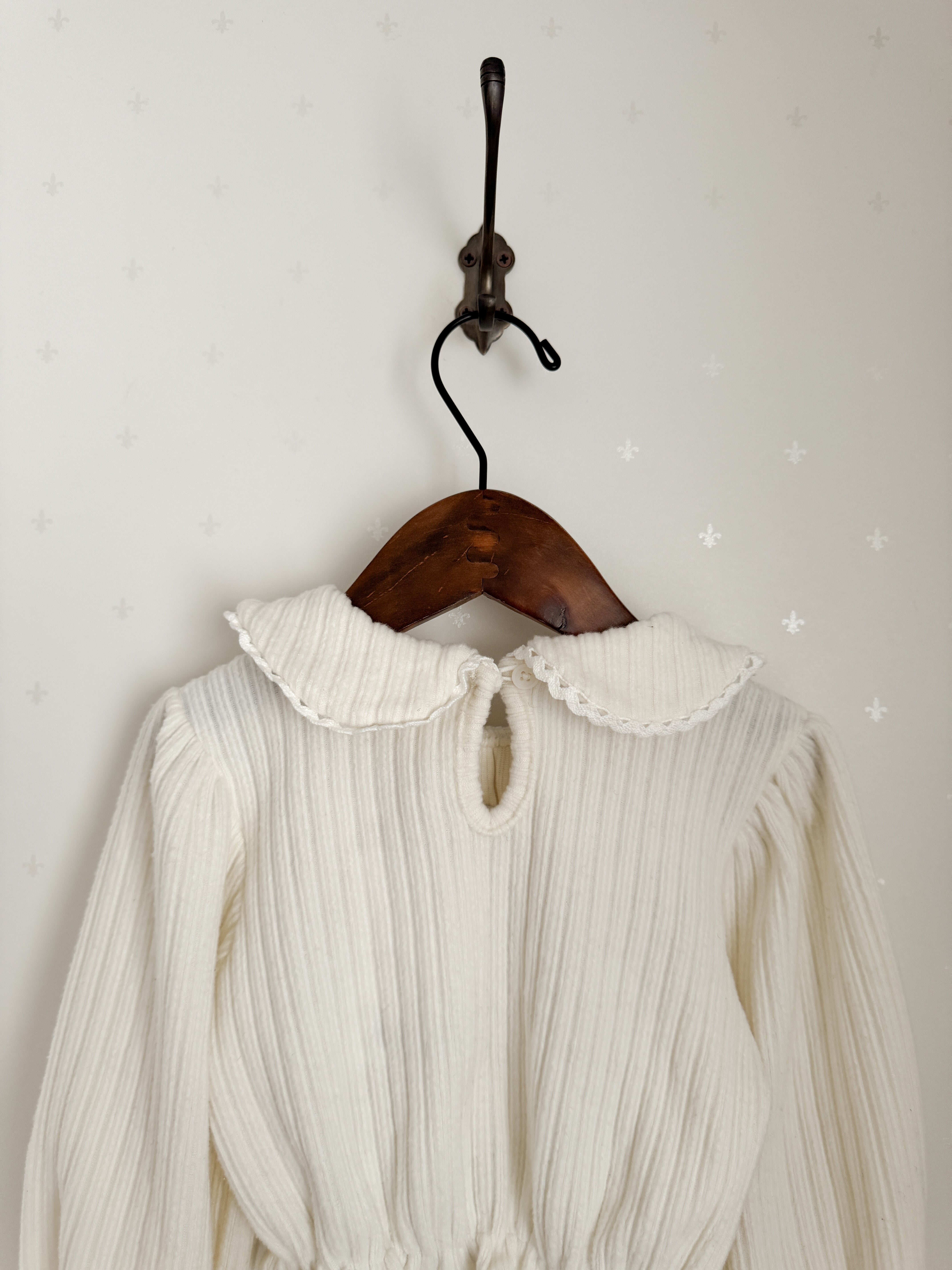 Honey round collar blouse