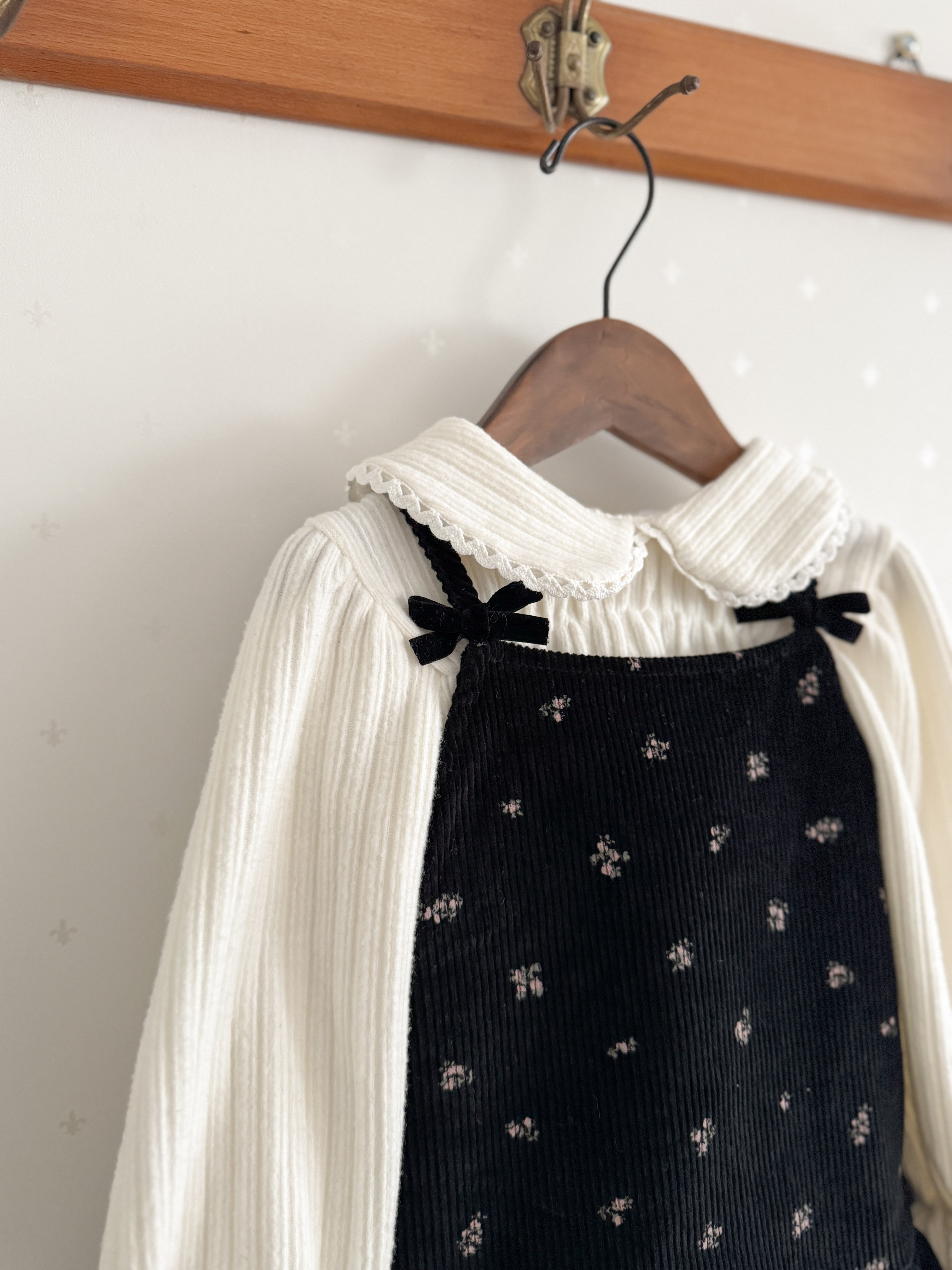 Honey round collar blouse