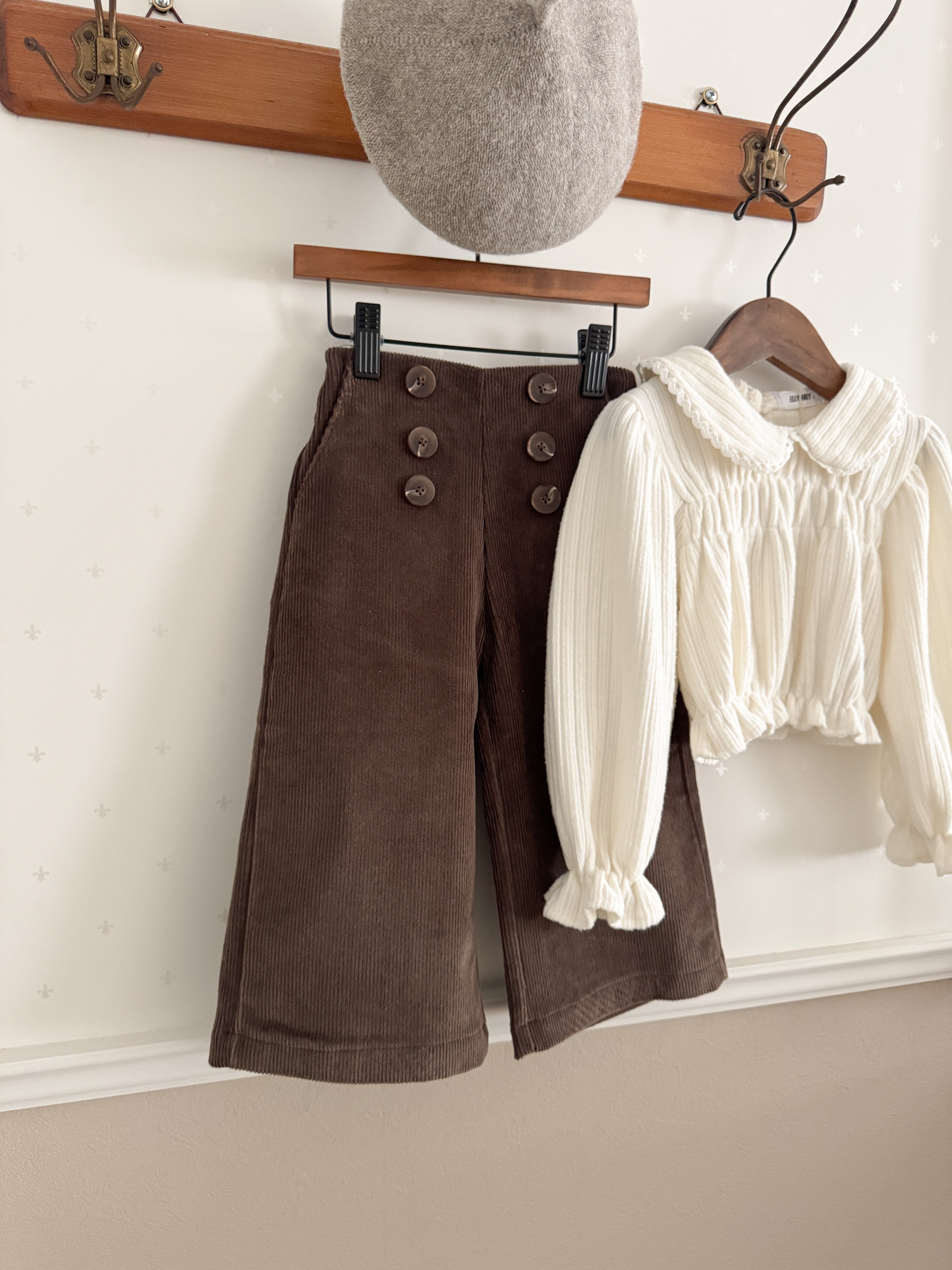 Honey round collar blouse