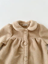 Butter collar coat