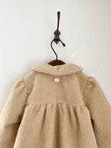 Butter collar coat