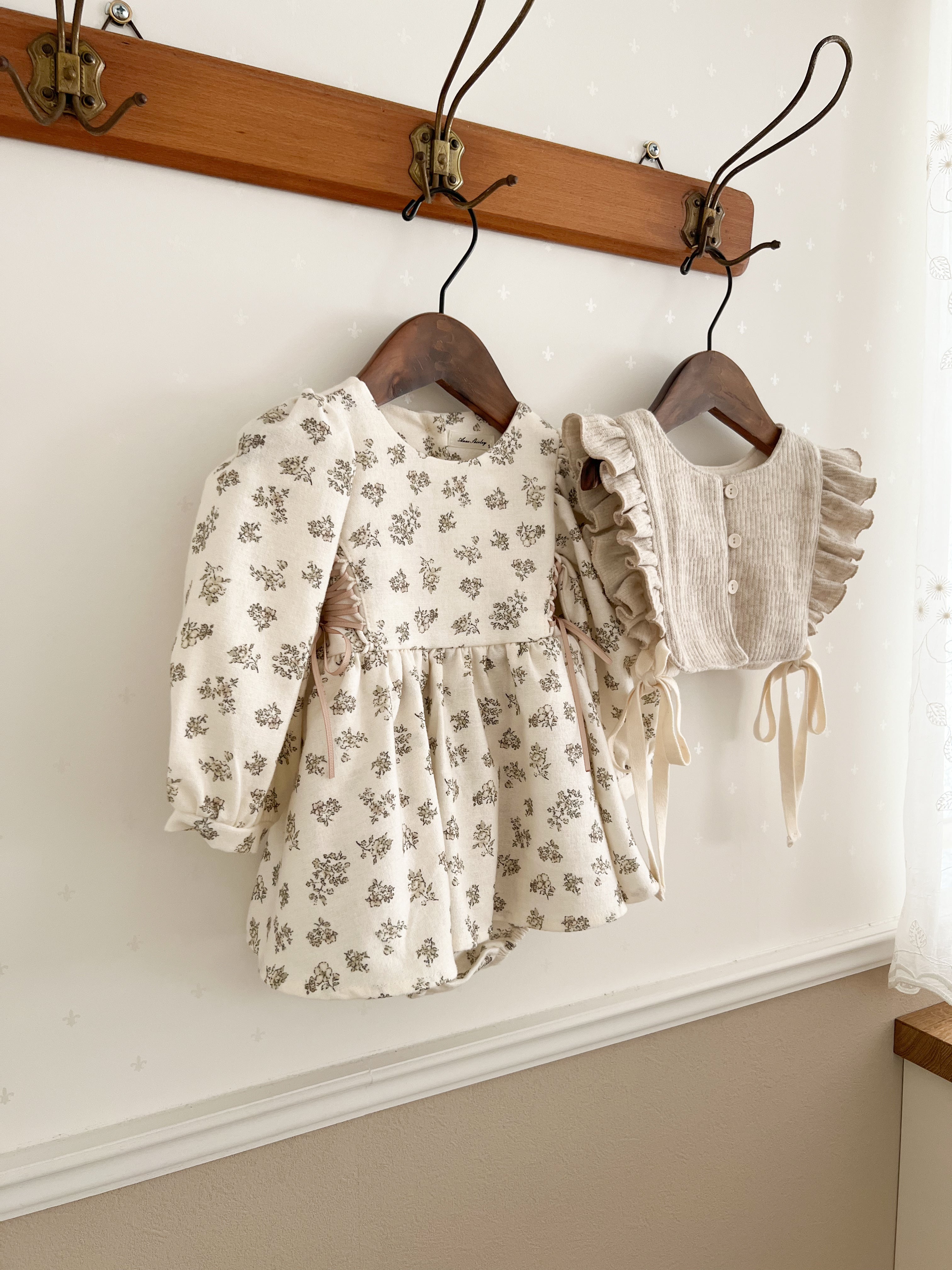 Cora side ribbon flower rompers