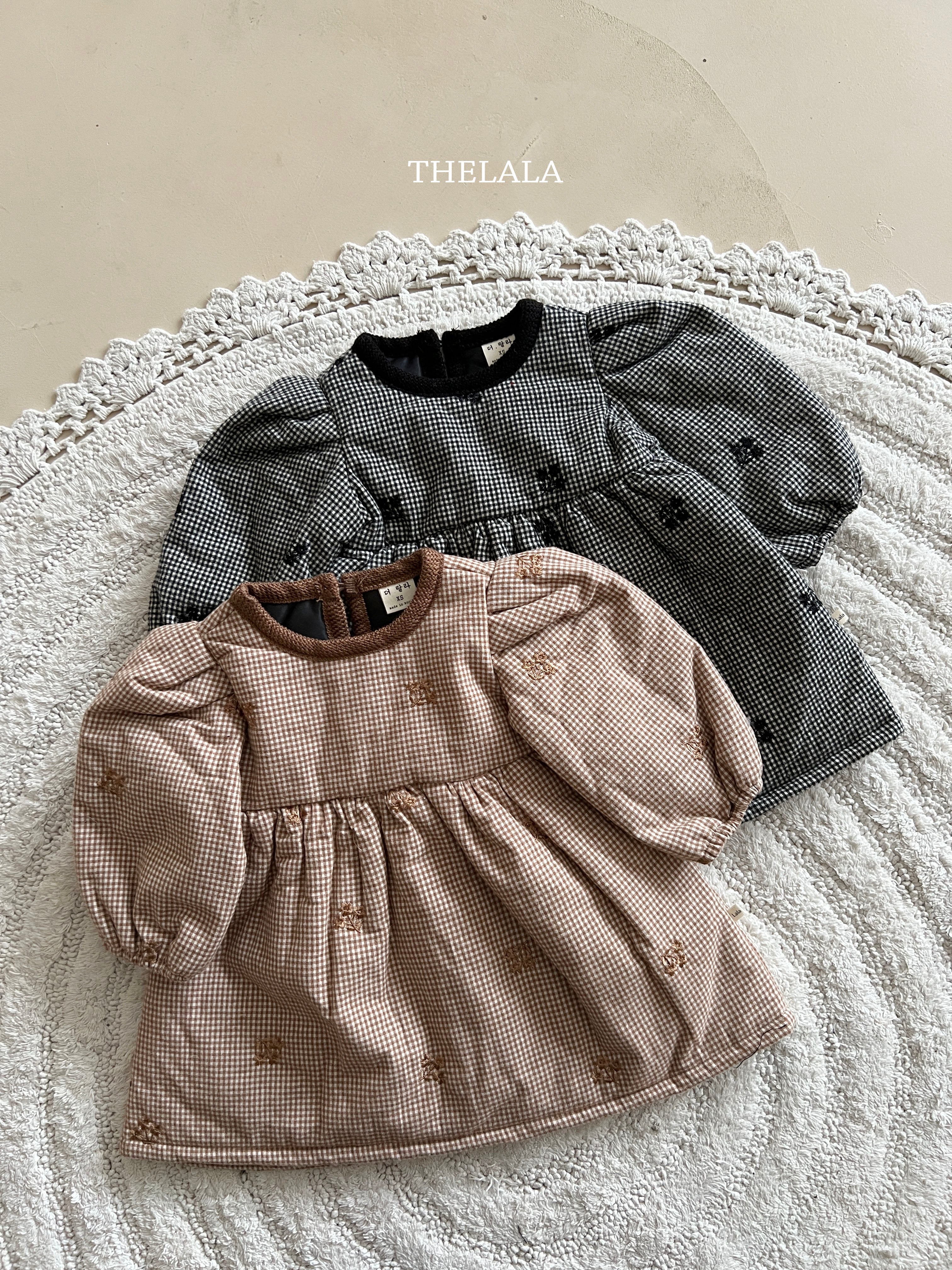 ［thelala］Check embroidery one-piece