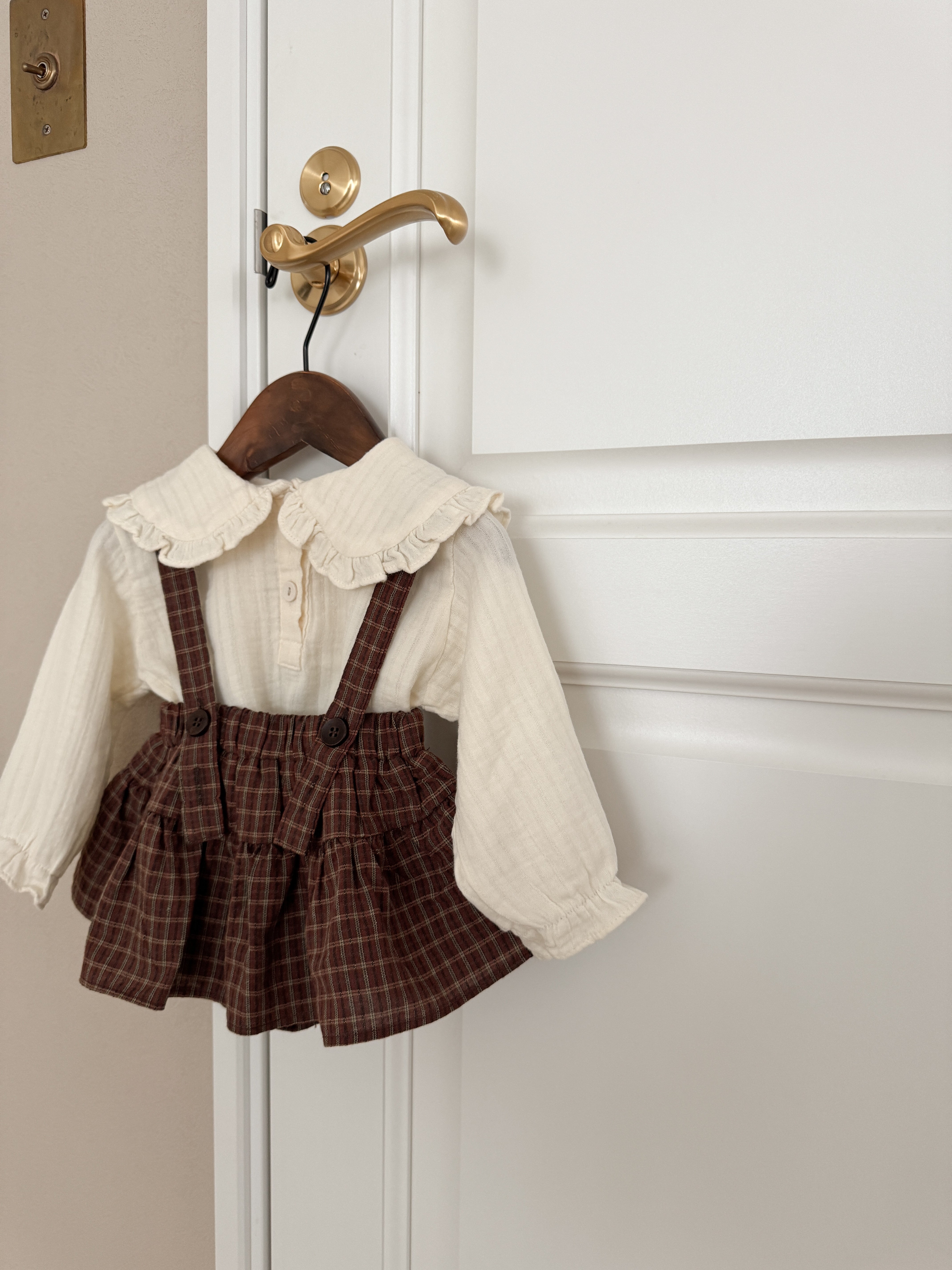 Sara collar blouse